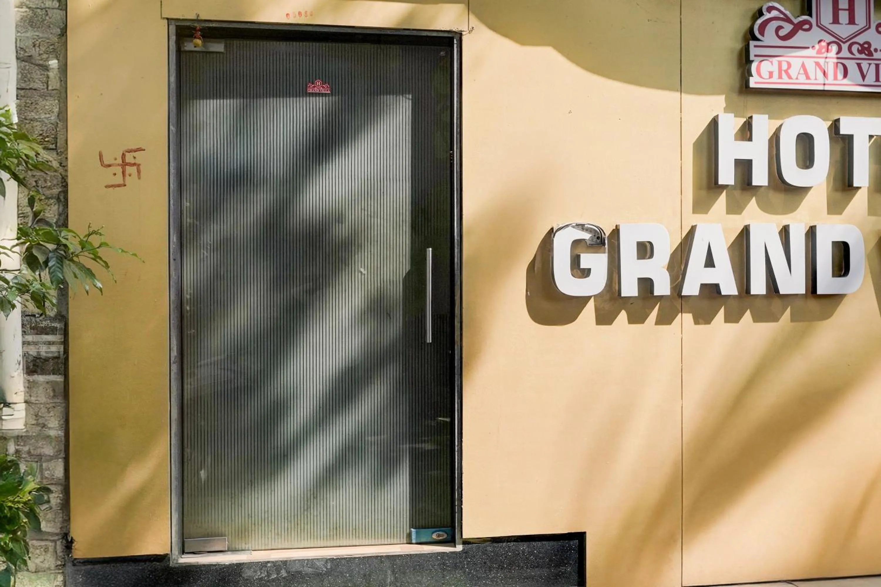 Facade/entrance in Hotel O Grand Villa