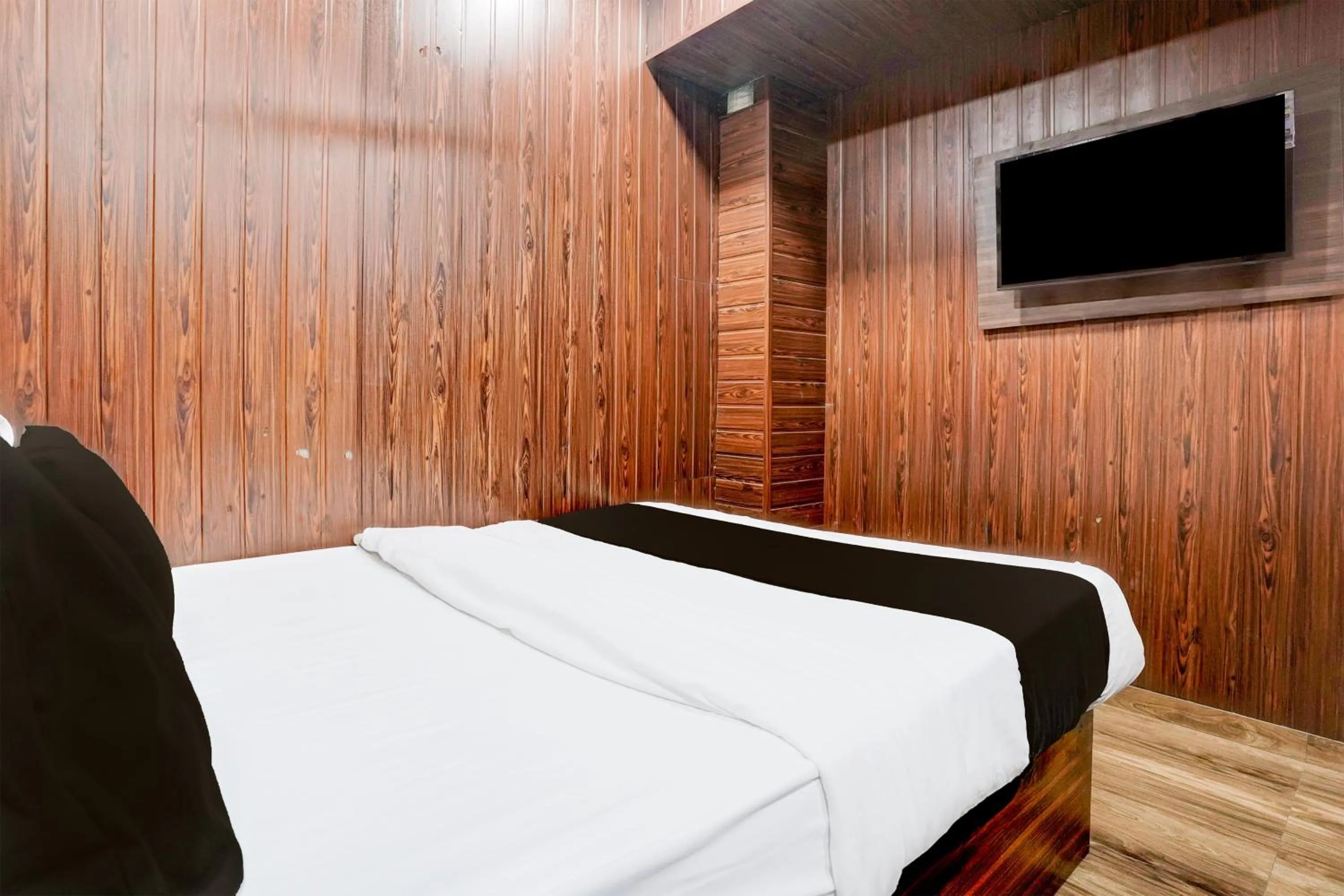 Bedroom, Bed in Hotel O Grand Villa