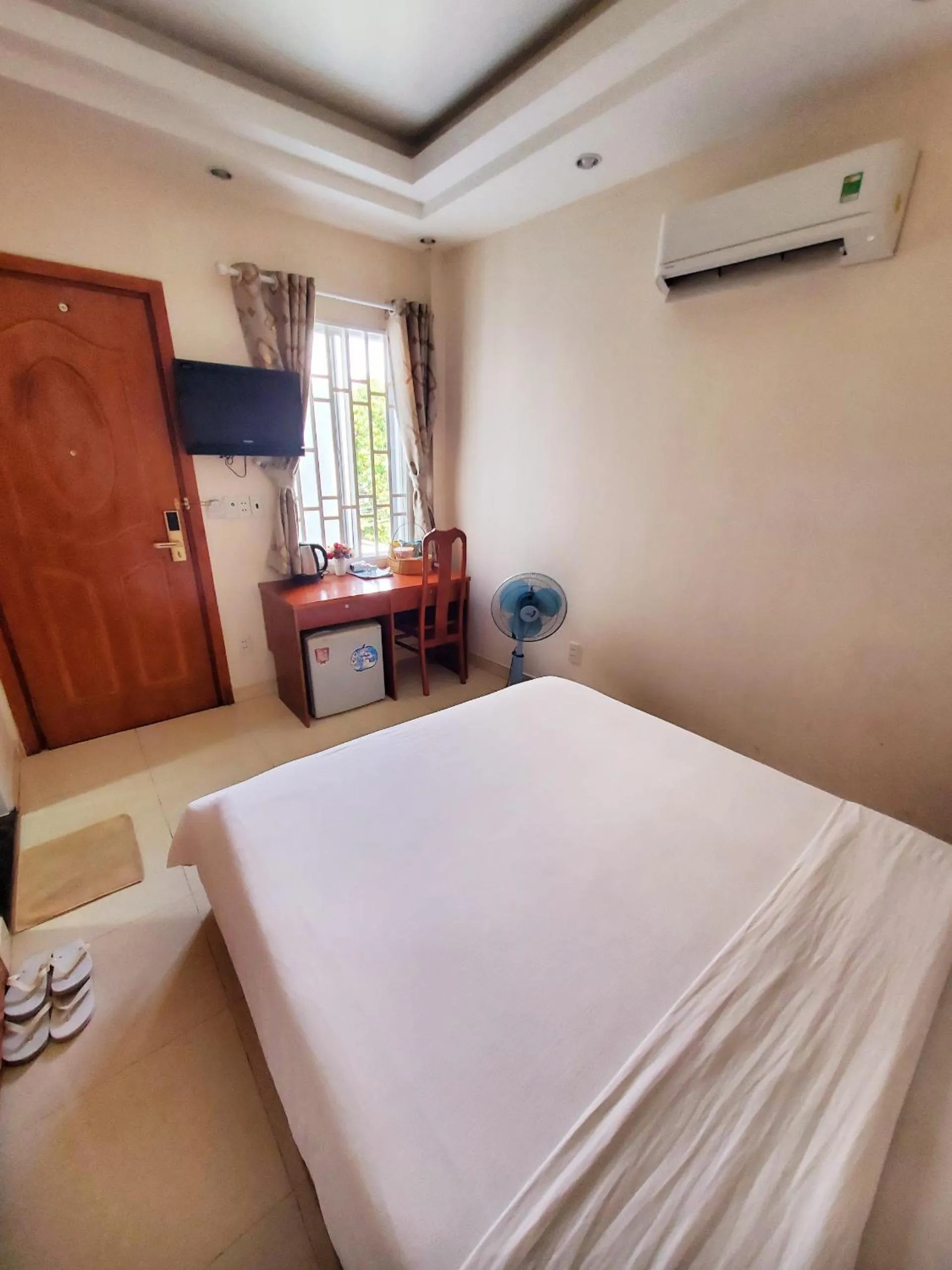 Photo of the whole room, Bed in Thanh An Hotel