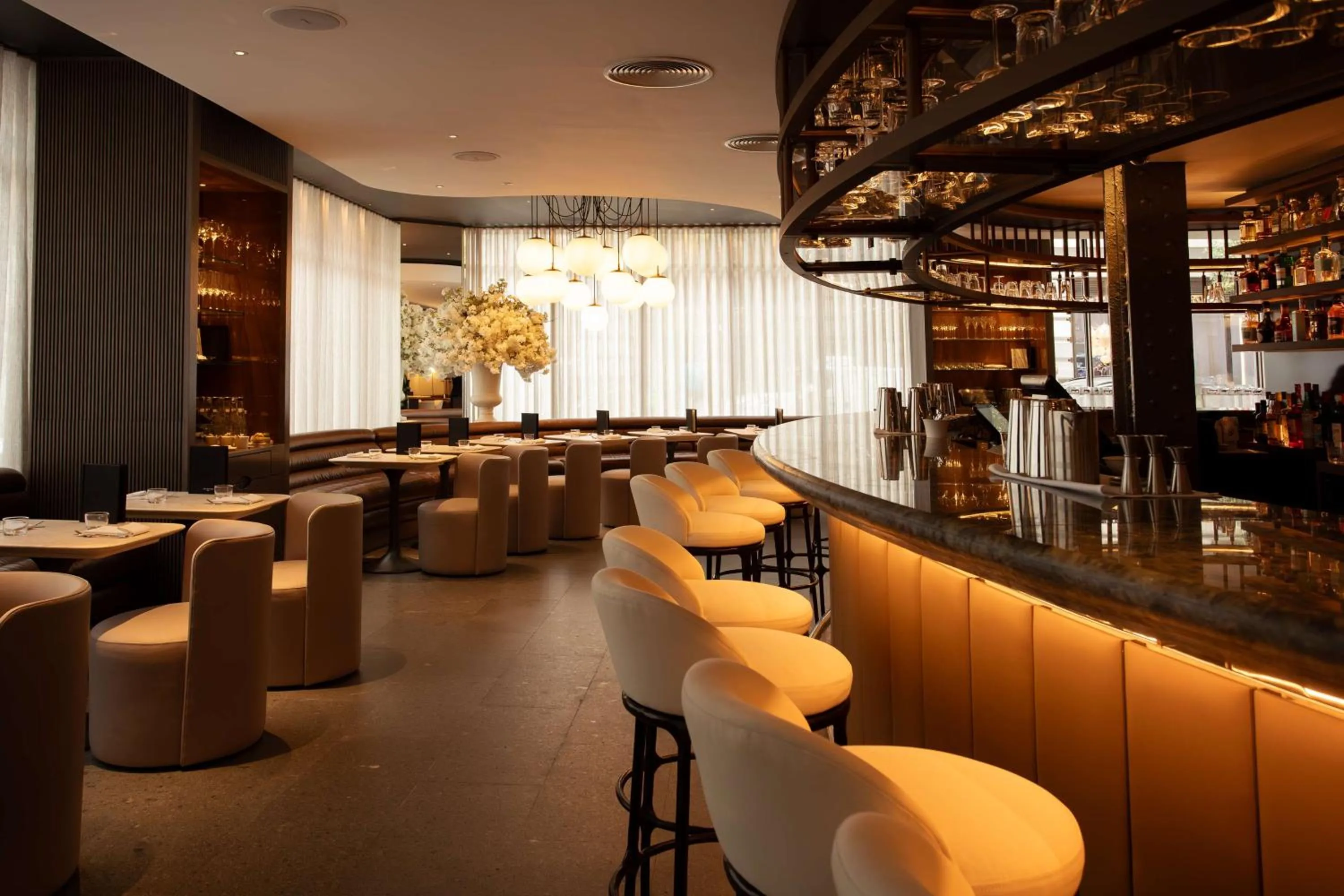 Lounge or bar in The May Fair, A Radisson Collection Hotel, Mayfair London