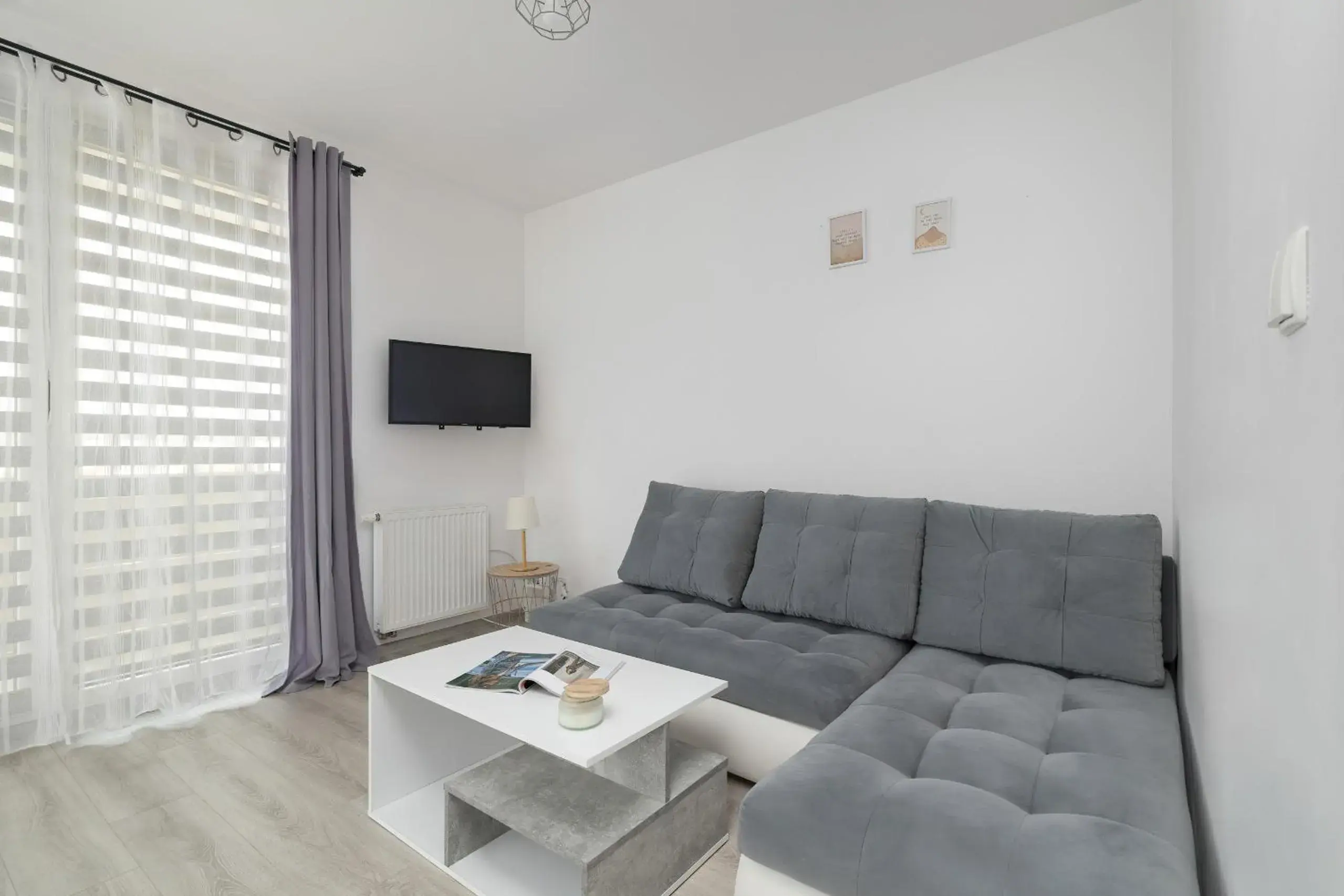 Bażantów Studio with Balcony Katowice by Noclegi Renters Bażantów Studio with Balcony Katowice by Noclegi Renters