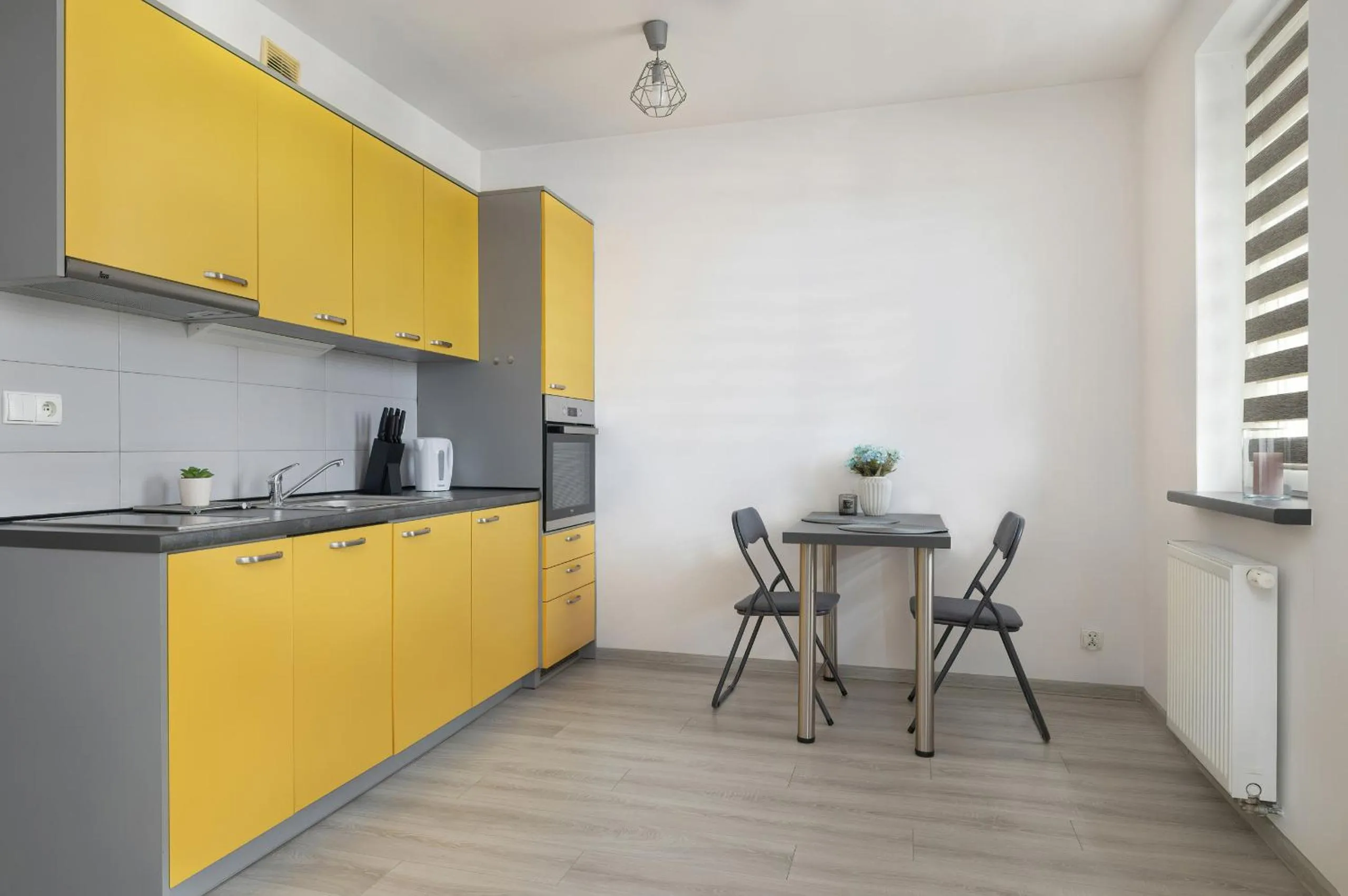 Bażantów Studio with Balcony Katowice by Noclegi Renters