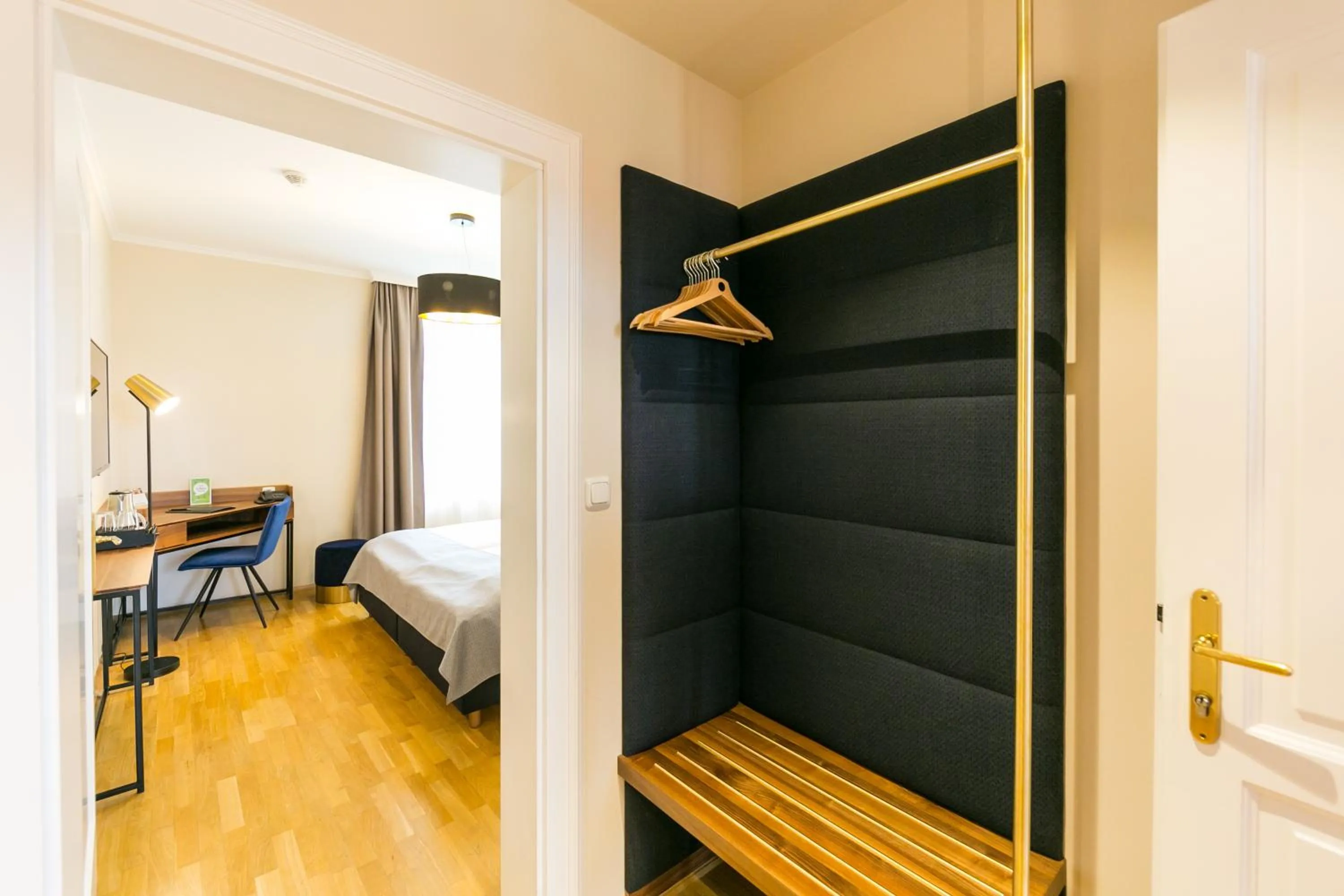 Photo of the whole room, Bed in Stadthotel zur goldenen Krone