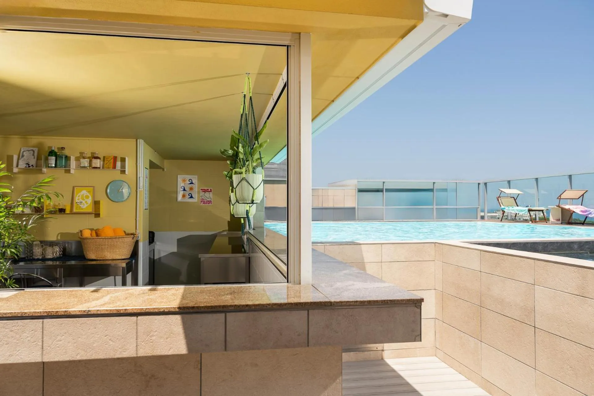 Swimming pool in Hotel Aria