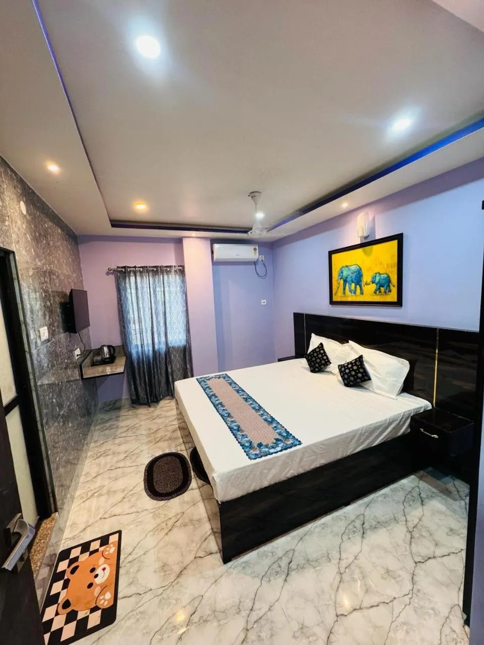 Bedroom, Bed in HOTEL AARNA