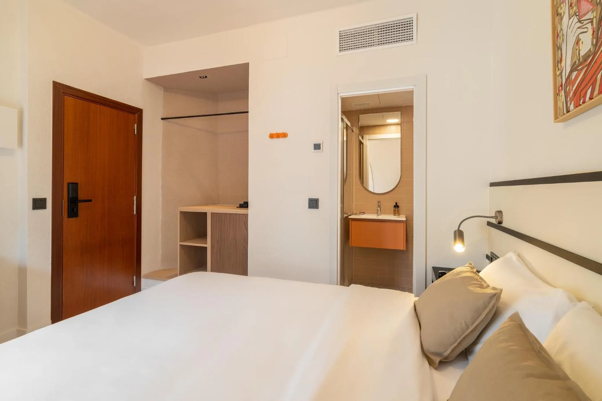 Bedroom, Bed in Hotel Robson - Smart Hotel