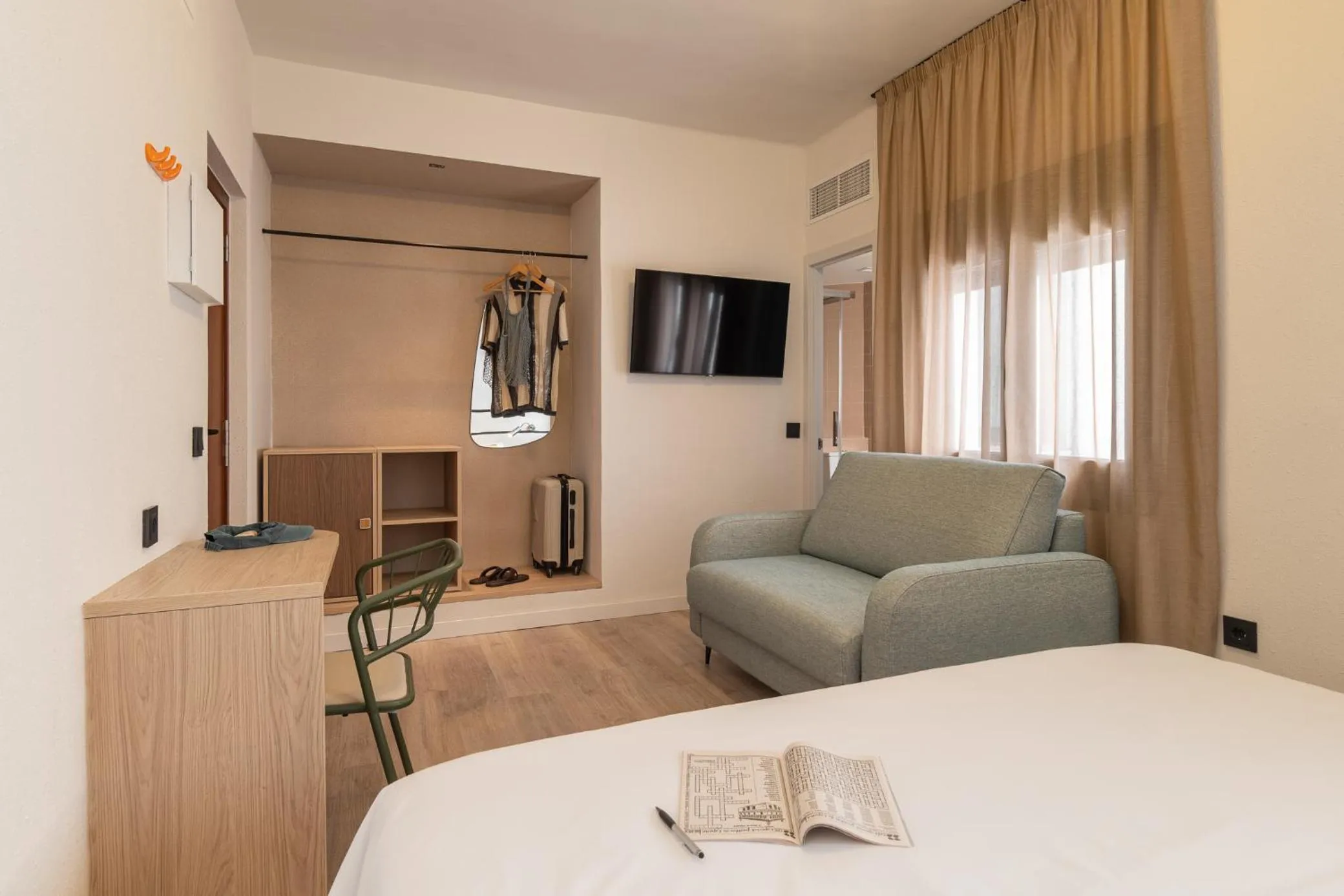 Bedroom, Bed in Hotel Robson - Smart Hotel