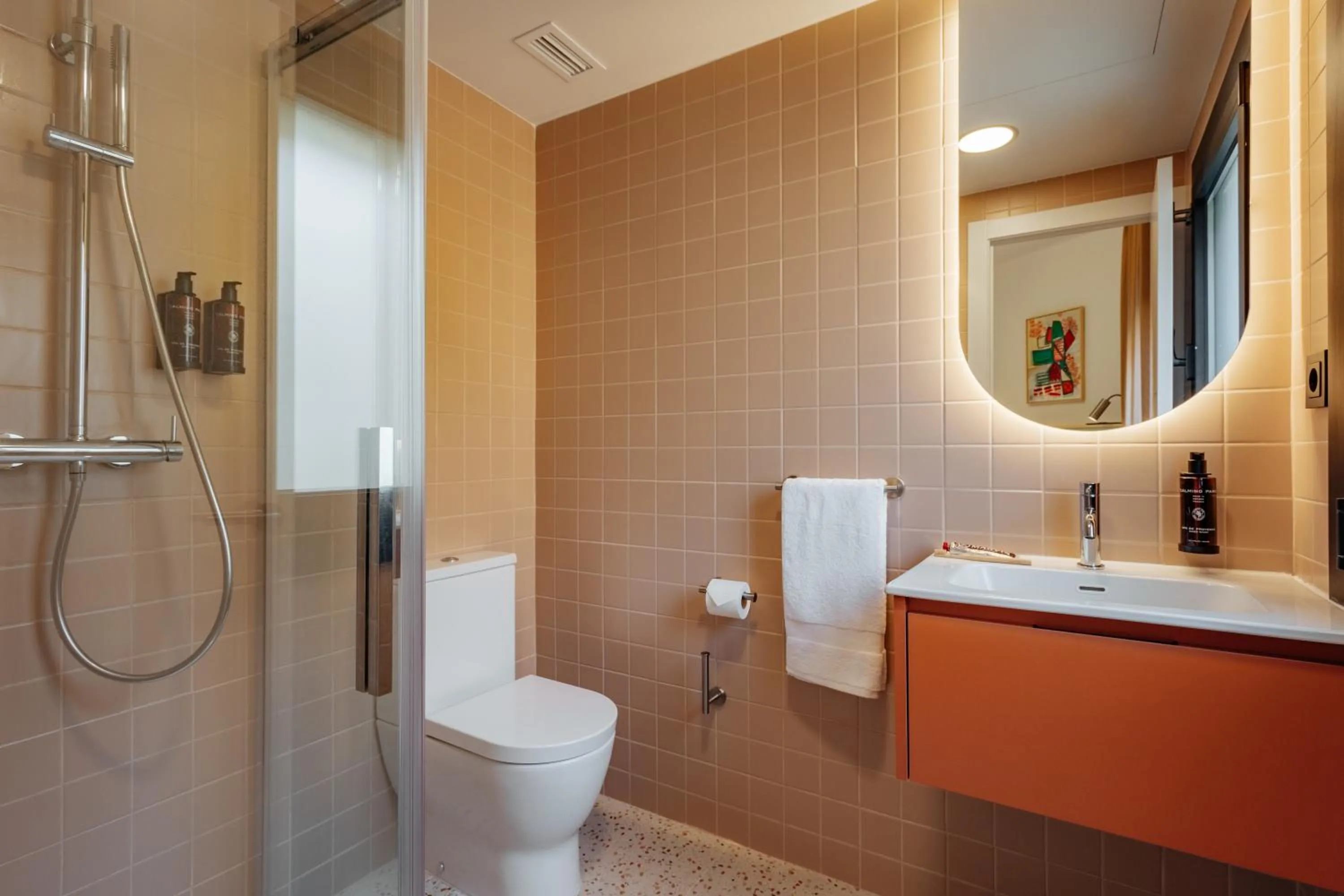 Bathroom in Hotel Robson - Smart Hotel