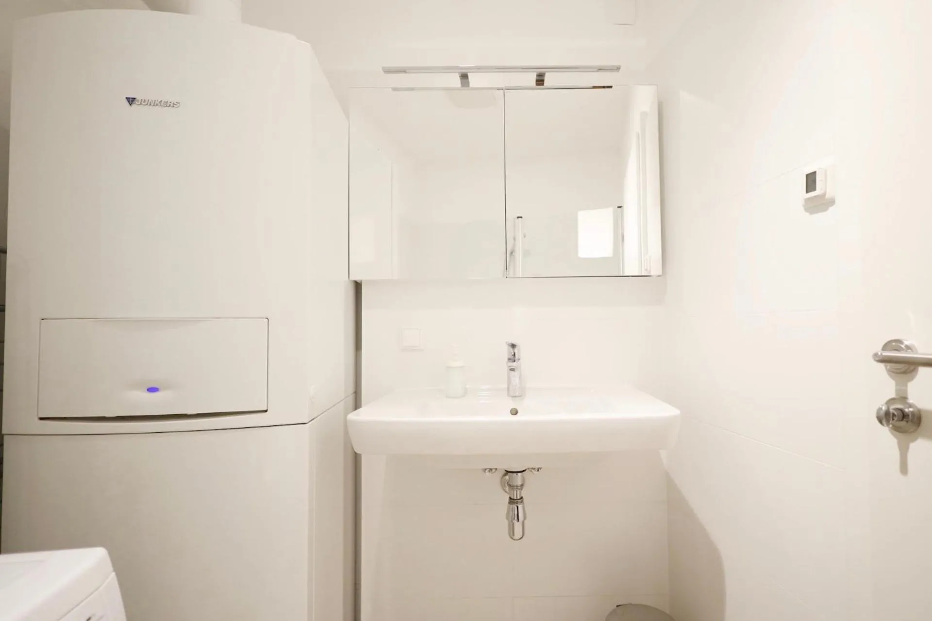 Bathroom in HeyMi Apartments Oper