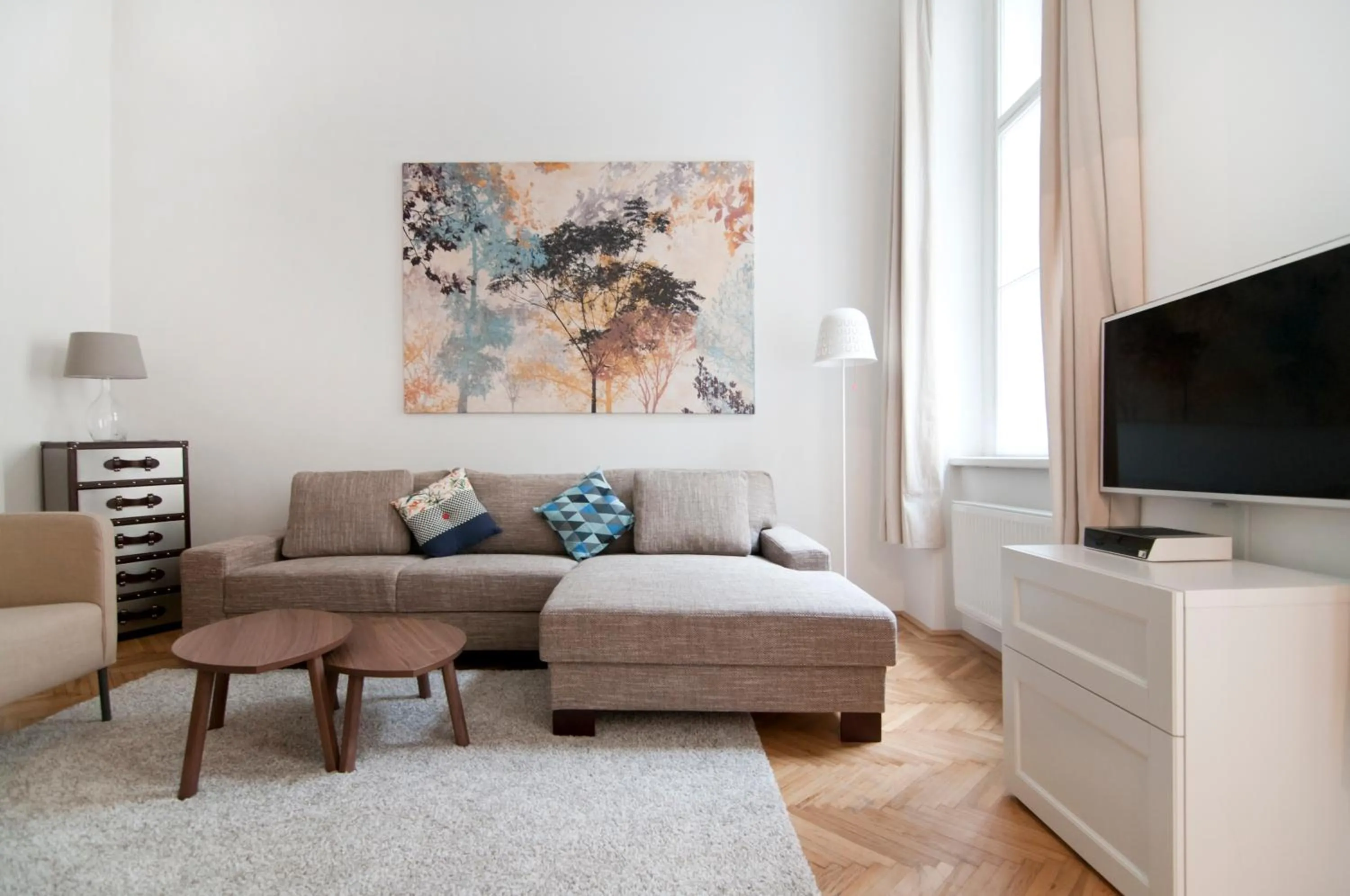 Seating area in HeyMi Apartments Oper