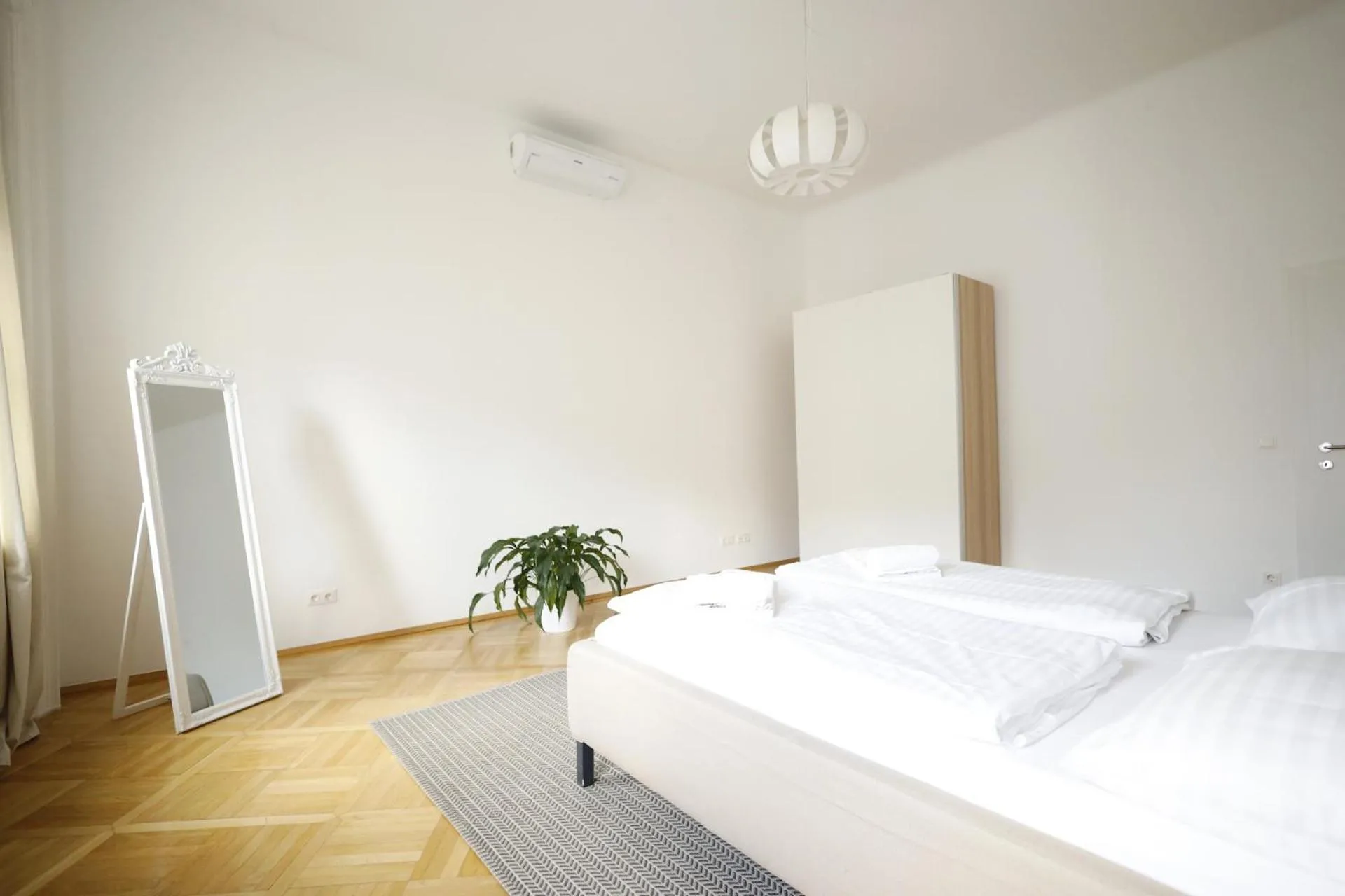 Bedroom, Bed in HeyMi Apartments Oper