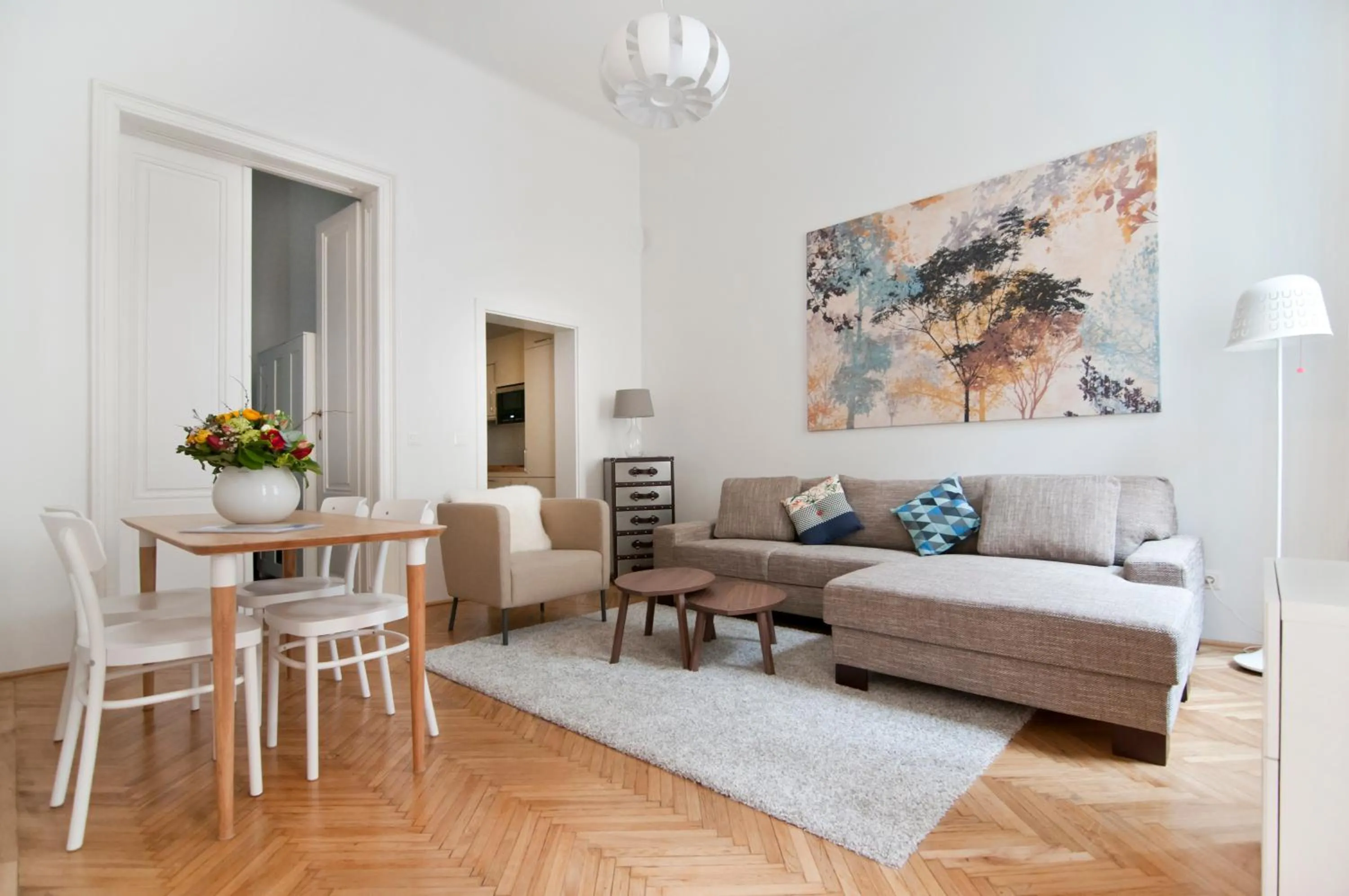 Photo of the whole room in HeyMi Apartments Oper
