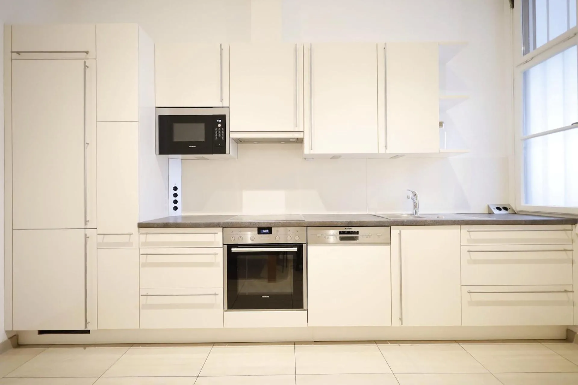 Kitchen or kitchenette in HeyMi Apartments Oper