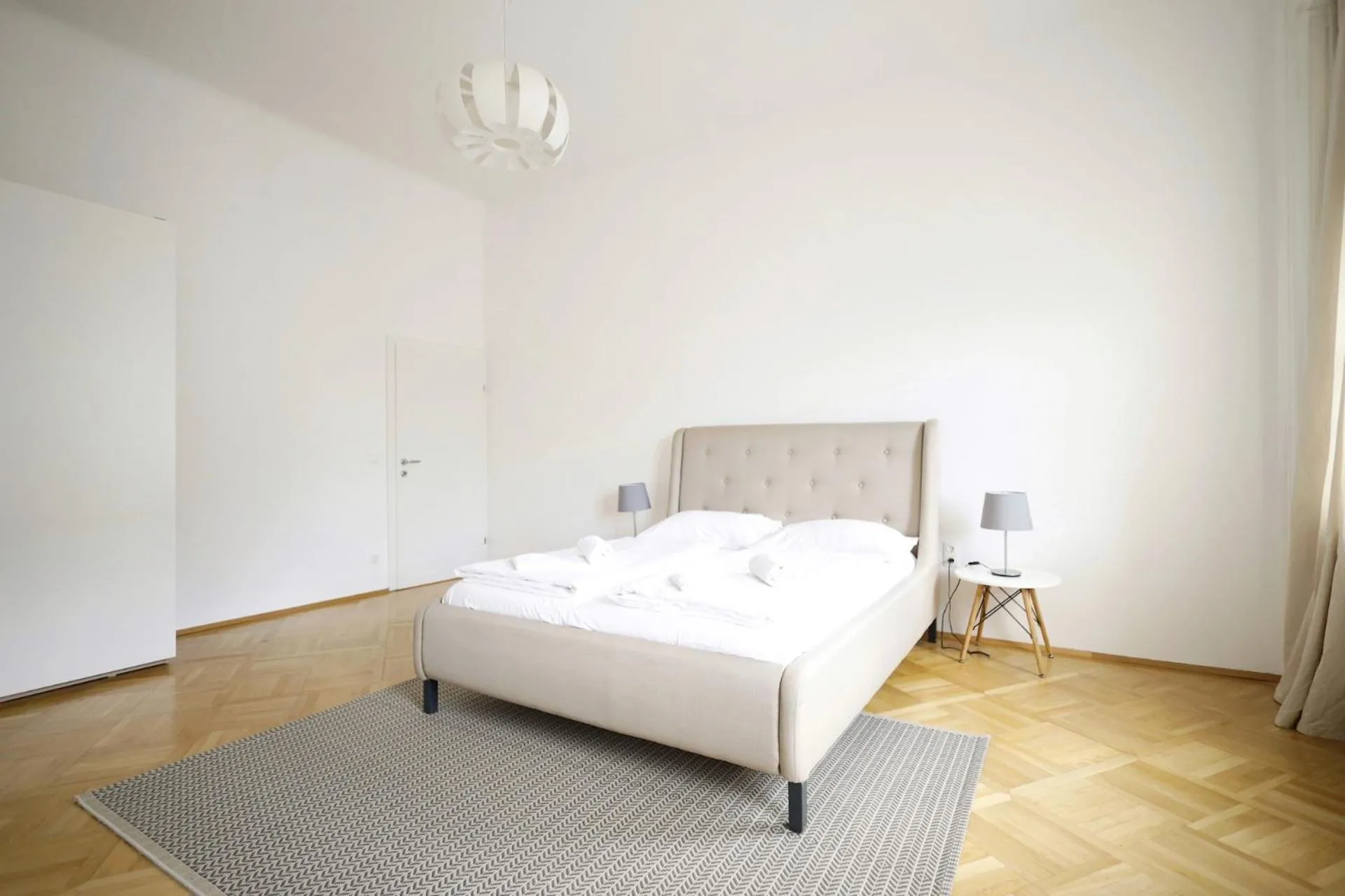 Bedroom, Bed in HeyMi Apartments Oper