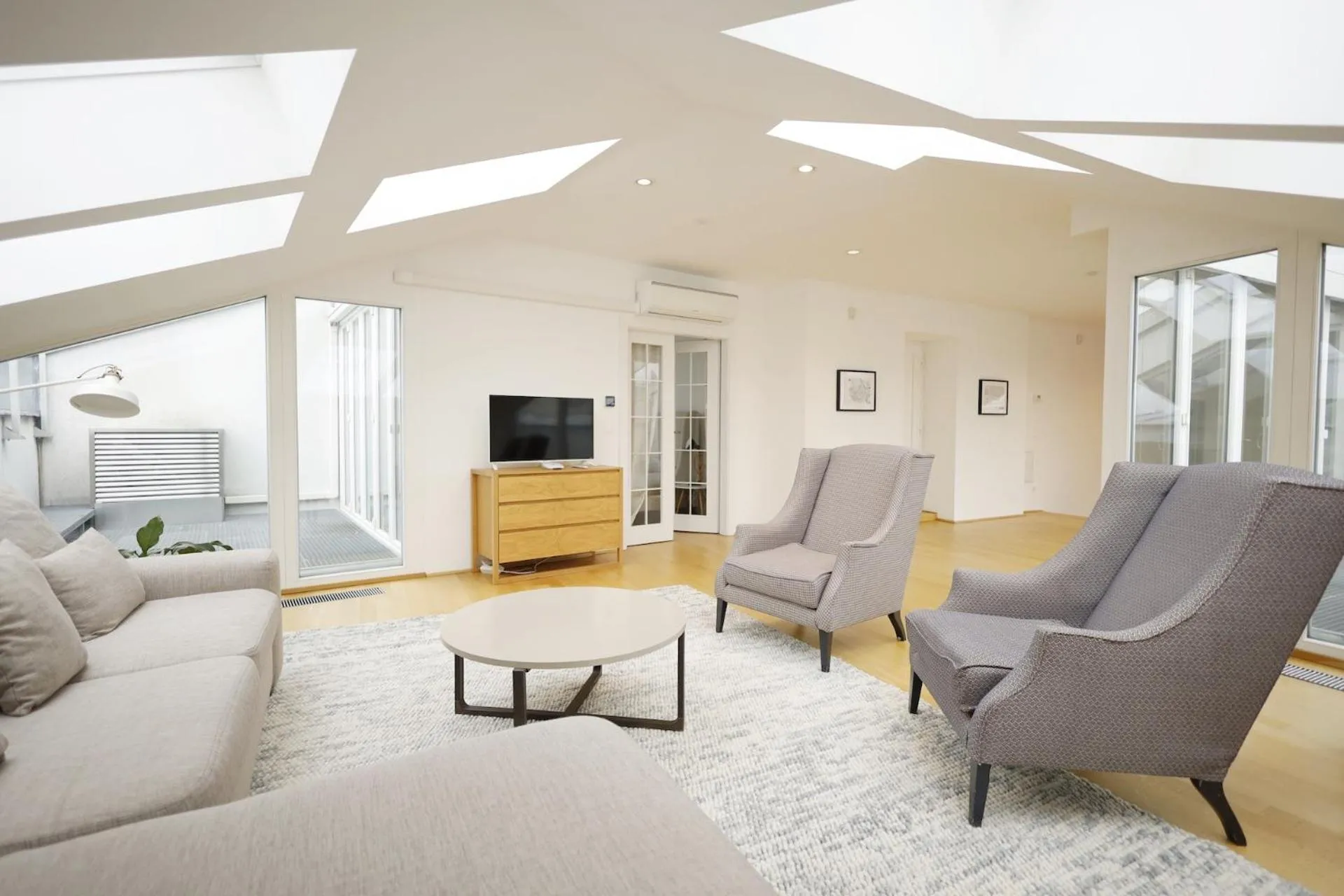 Seating area in HeyMi Apartments Oper