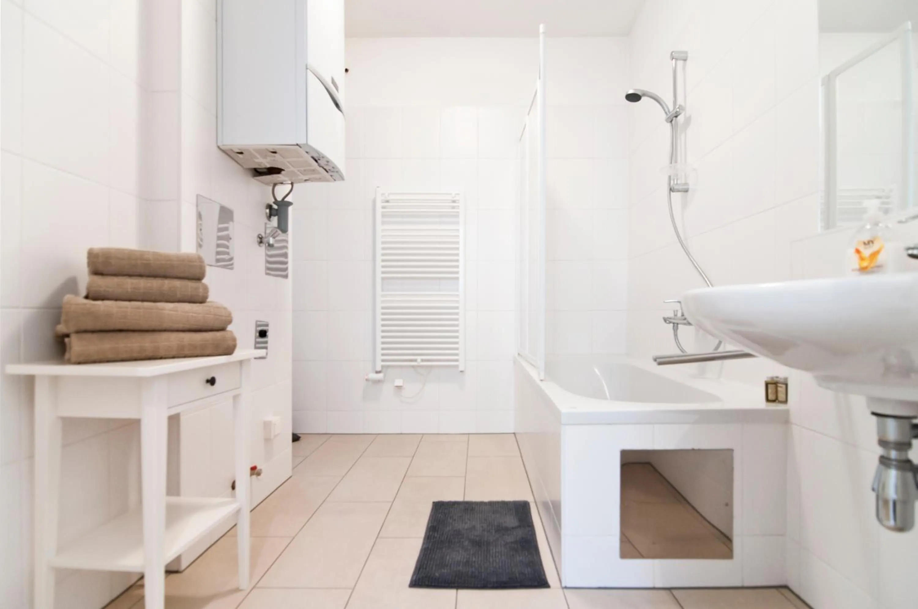 Bathroom in HeyMi Apartments Oper