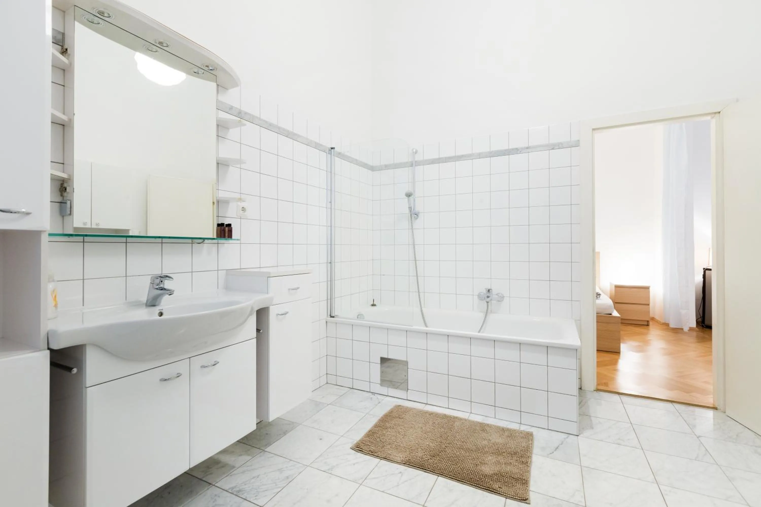 Bathroom in HeyMi Apartments Oper