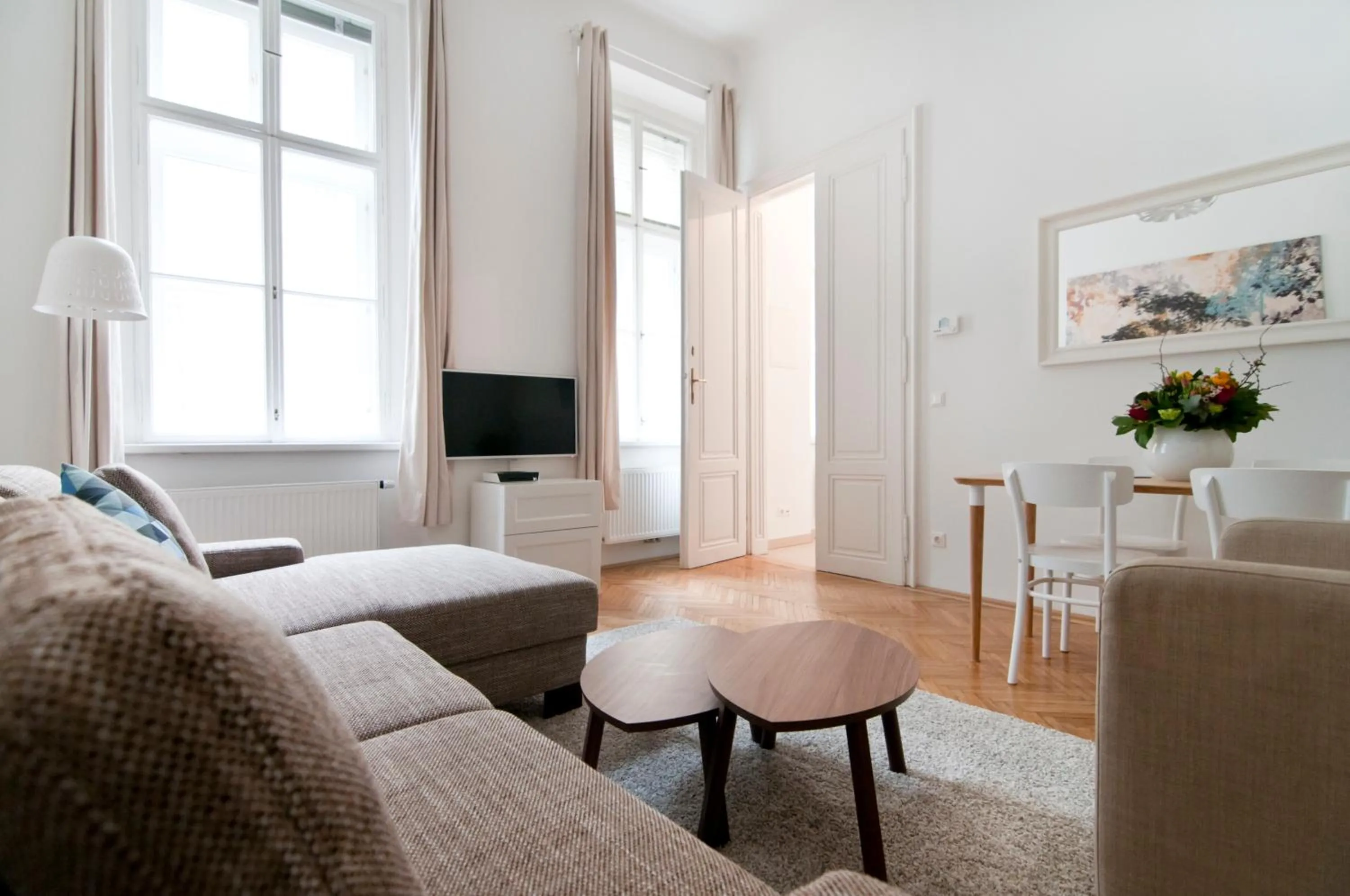 Photo of the whole room in HeyMi Apartments Oper