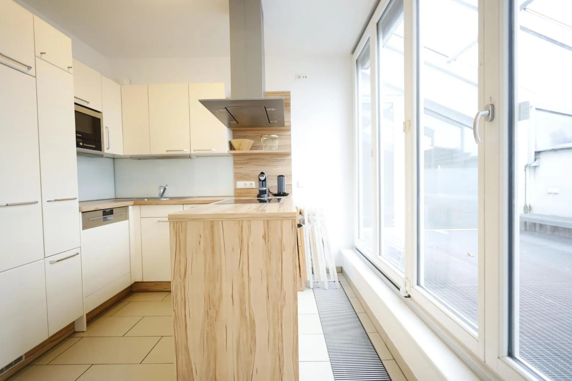 Kitchen or kitchenette in HeyMi Apartments Oper
