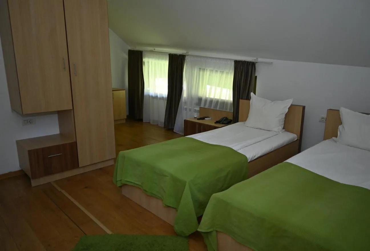 Photo of the whole room in Egreta By Hoxton