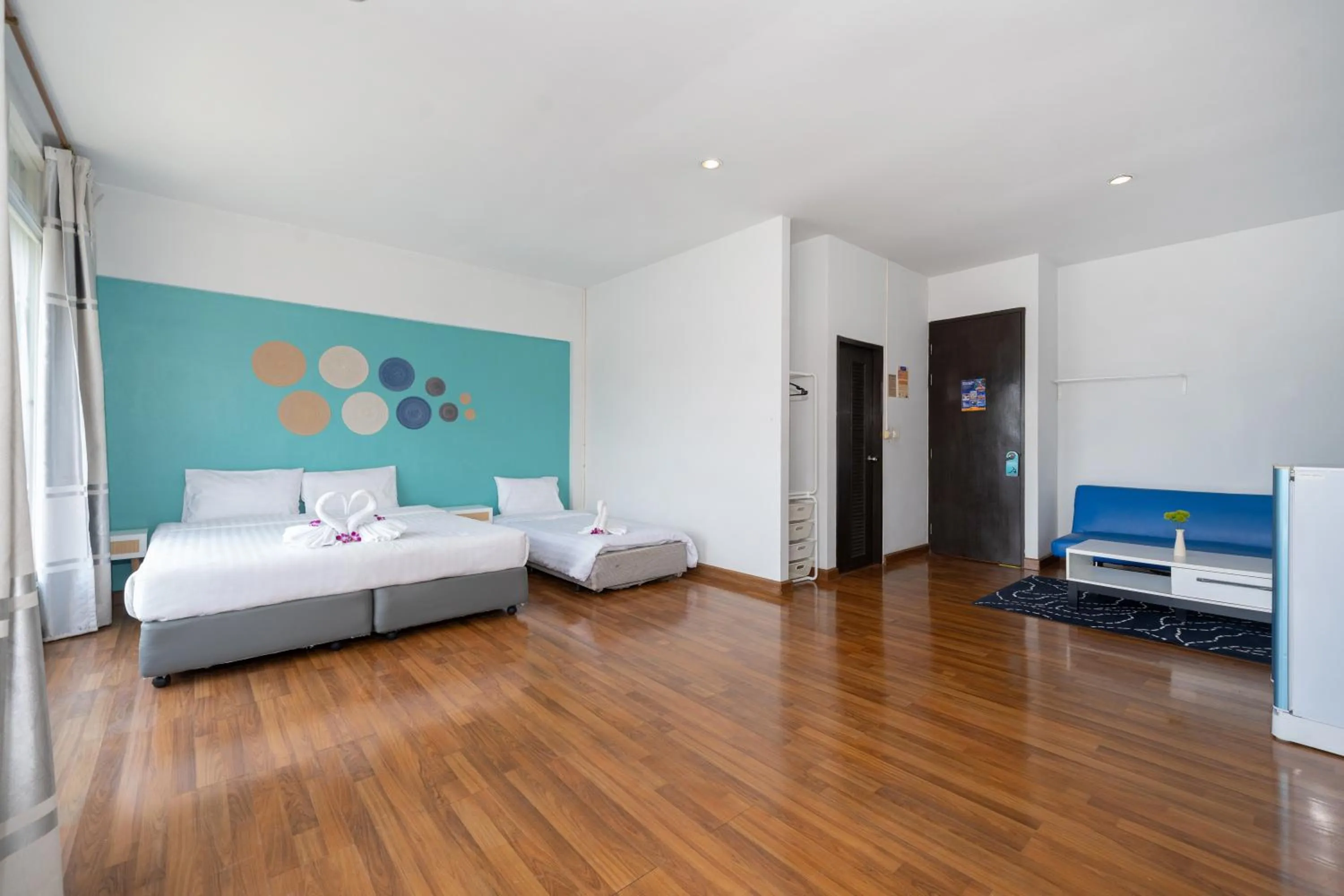 Photo of the whole room, Bed in Kata Sea Boutique