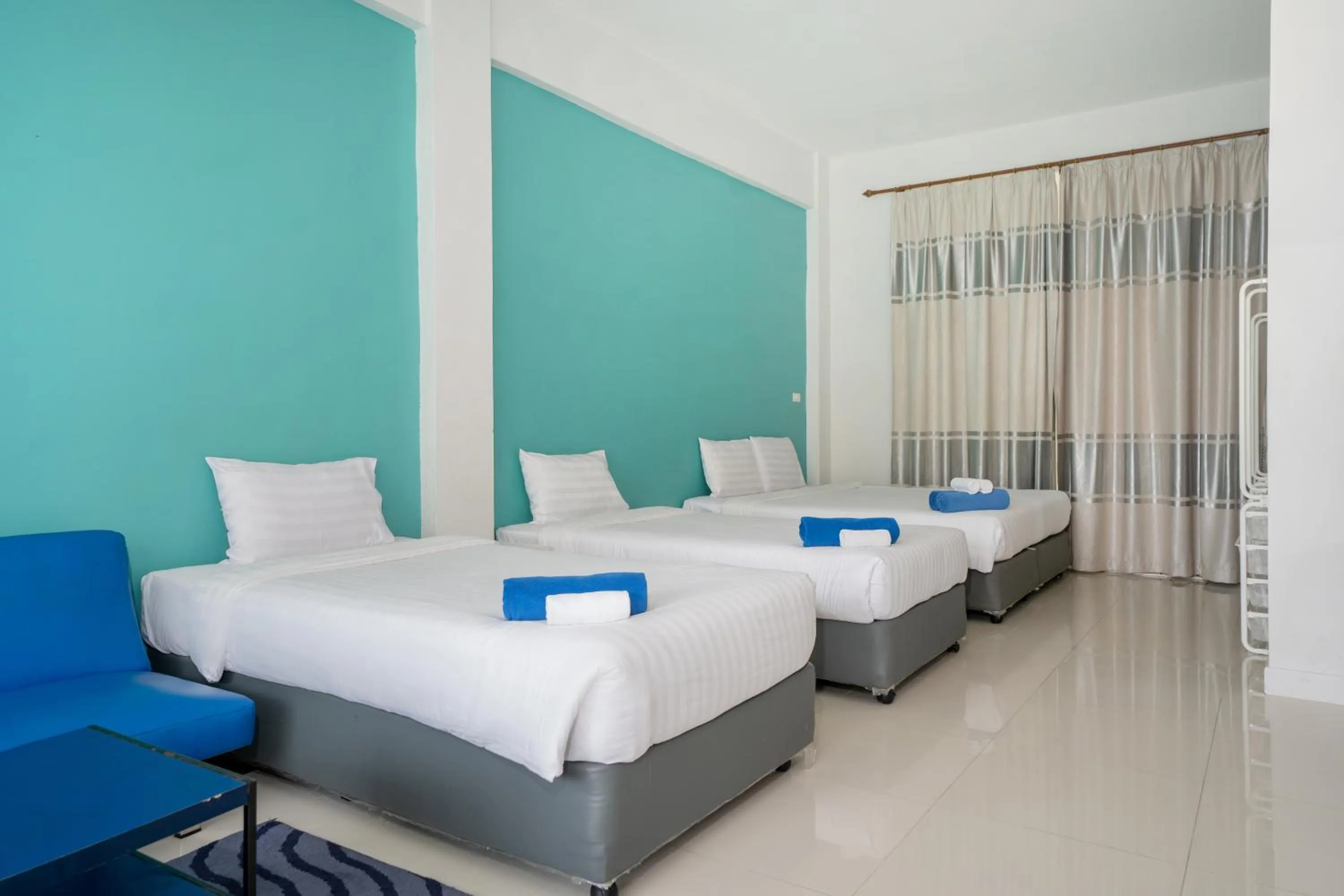 Photo of the whole room, Bed in Kata Sea Boutique