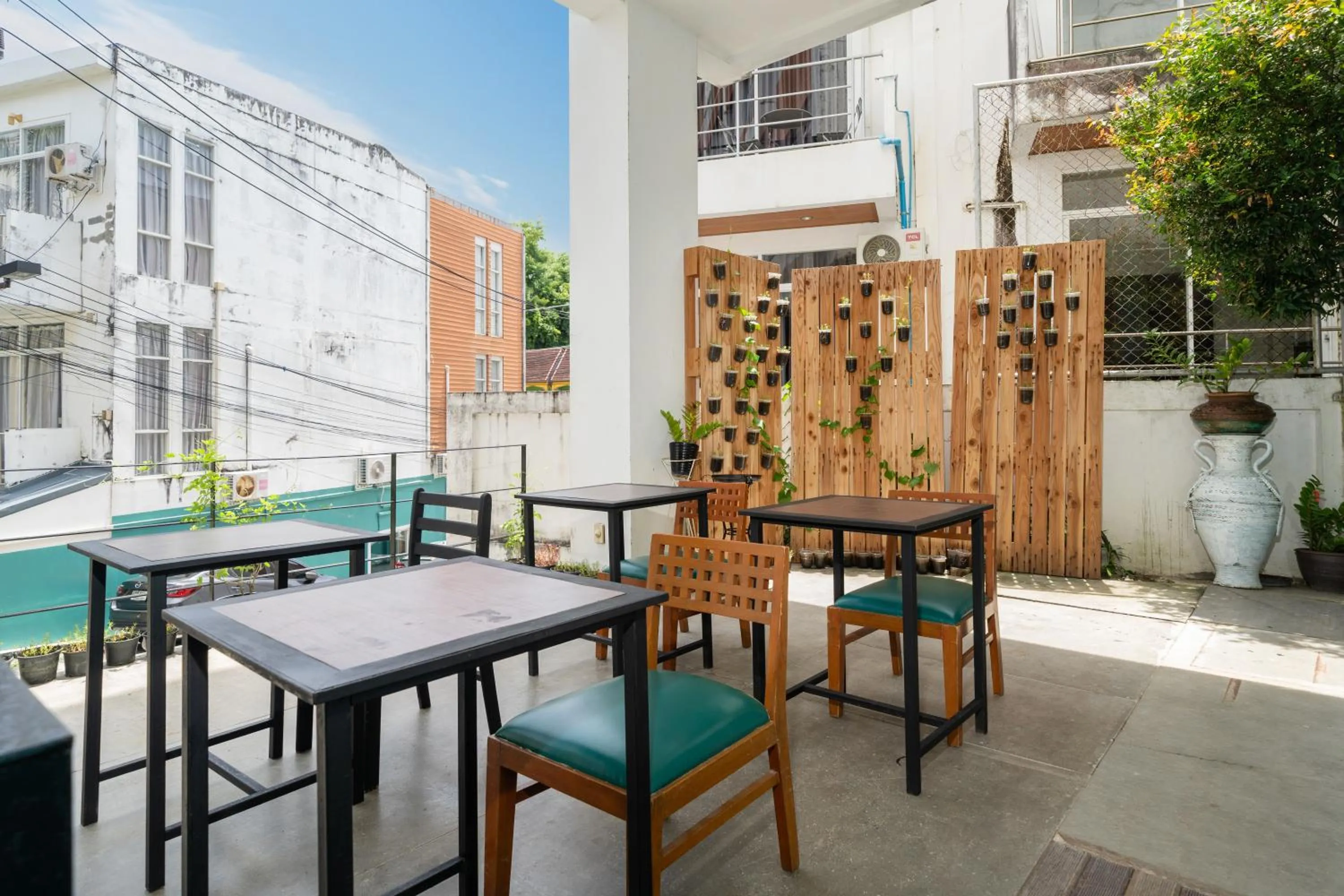 Property building in Kata Sea Boutique