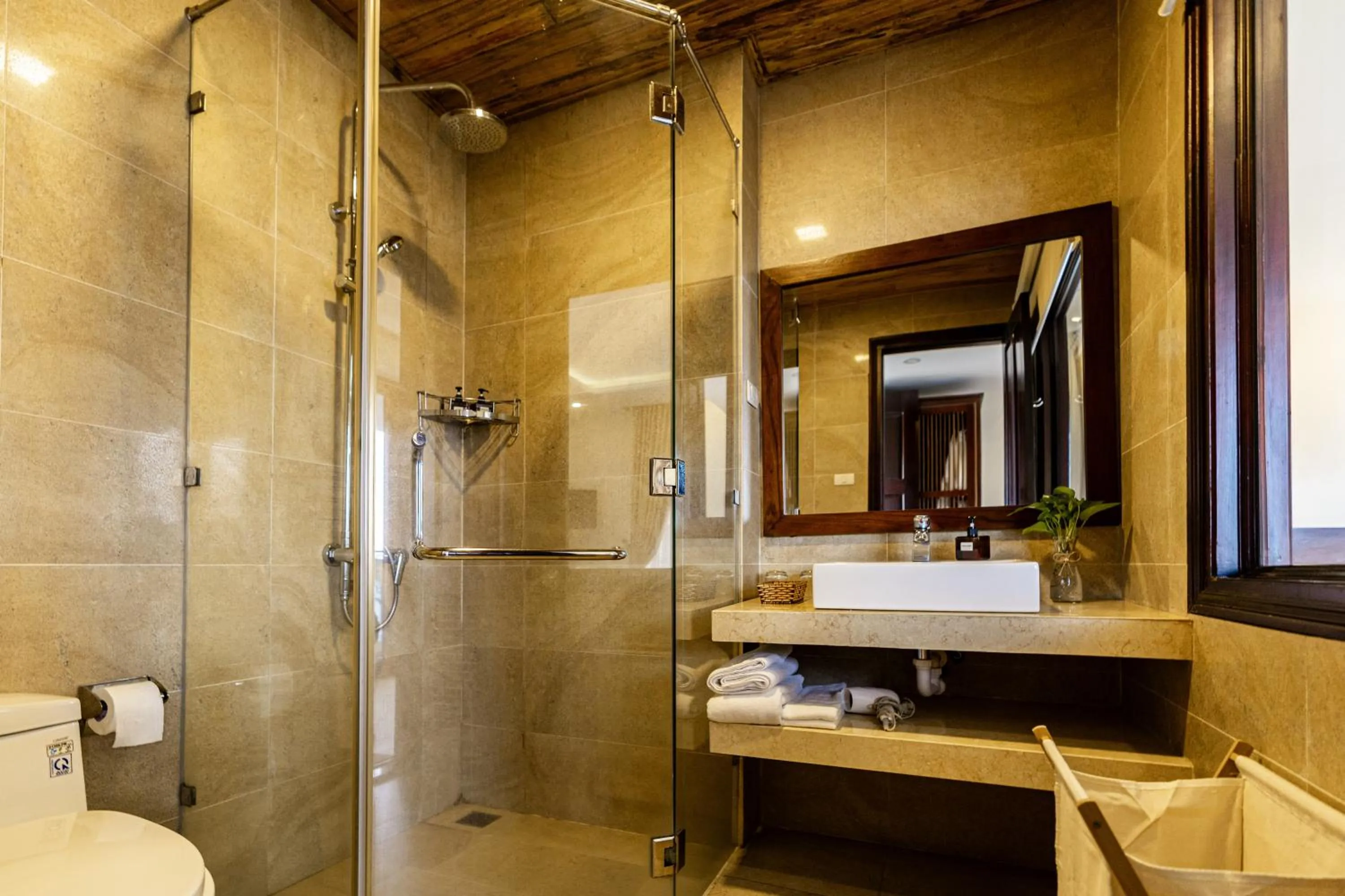 Shower in Ancient Haven - Central Boutique Hotel