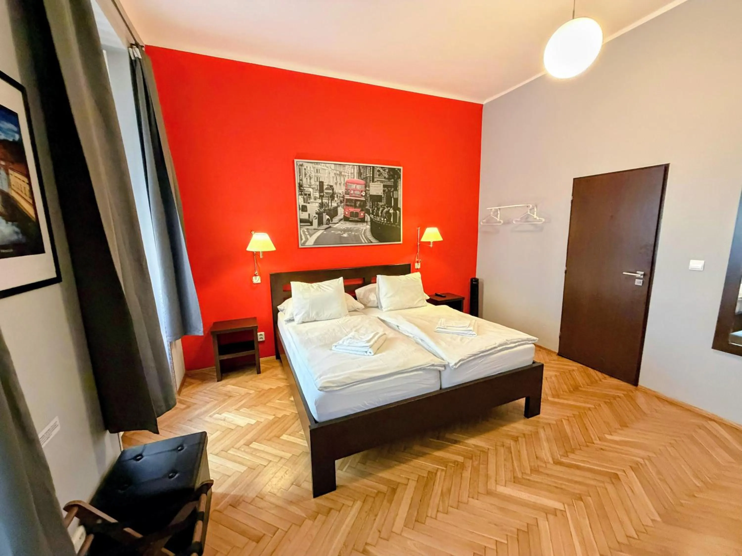 Bedroom, Bed in Central Station Studios