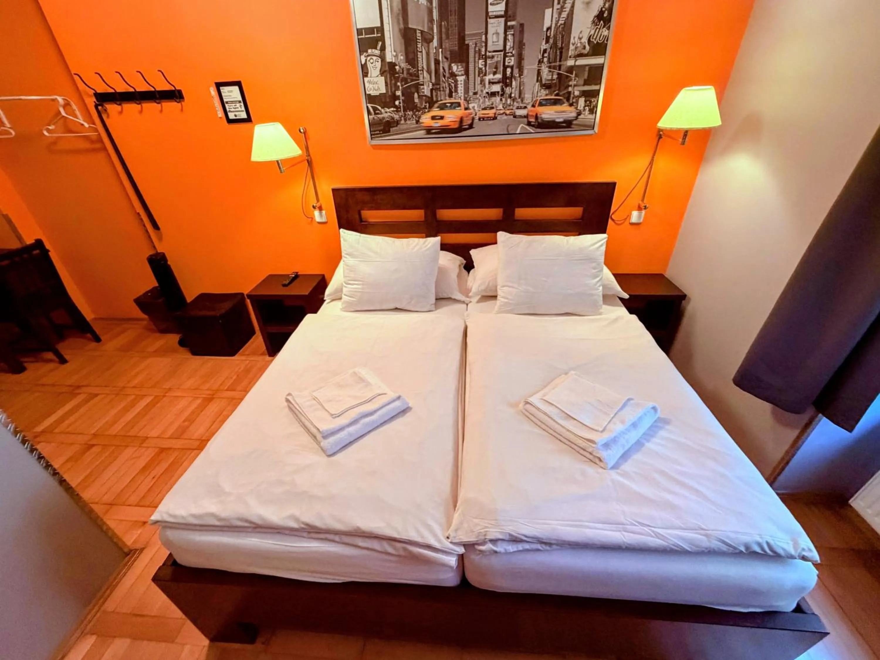 Bedroom, Bed in Central Station Studios