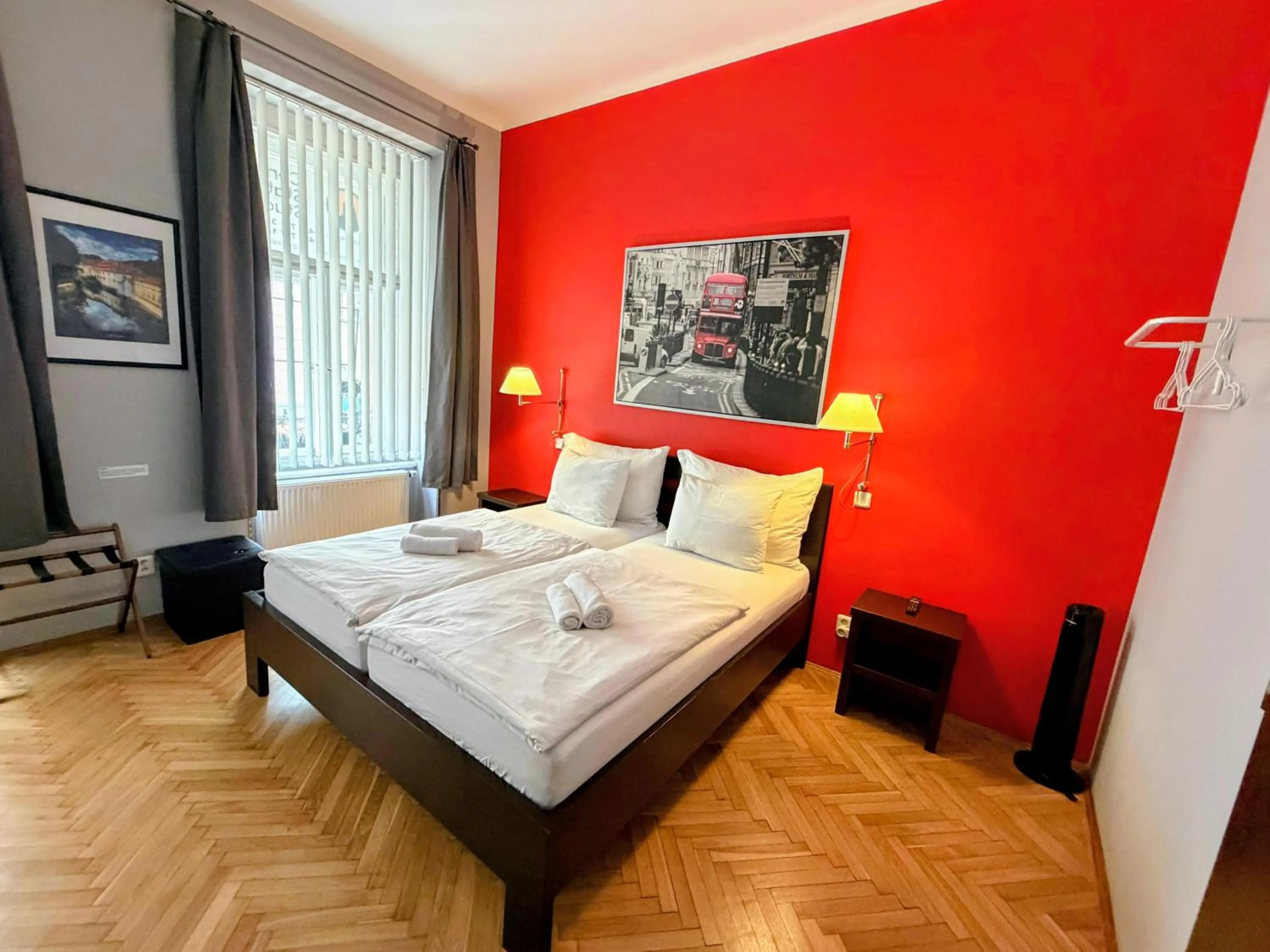 Bedroom, Bed in Central Station Studios