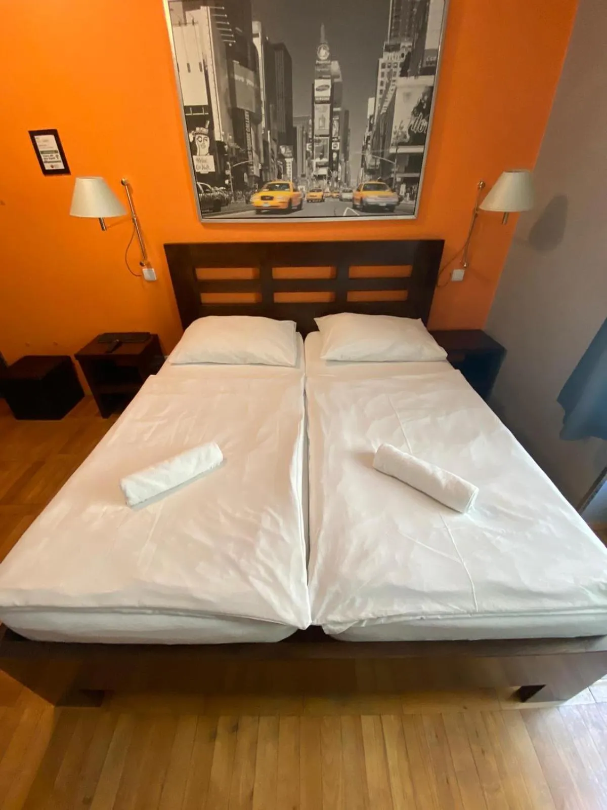 Bedroom, Bed in Central Station Studios