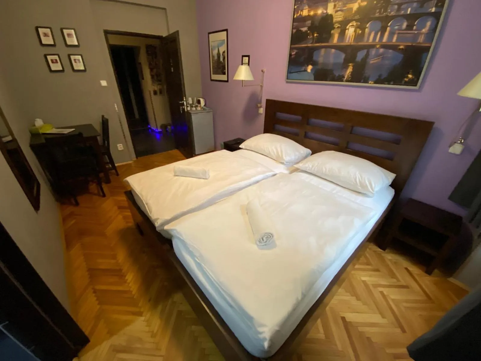 Bedroom, Bed in Central Station Studios