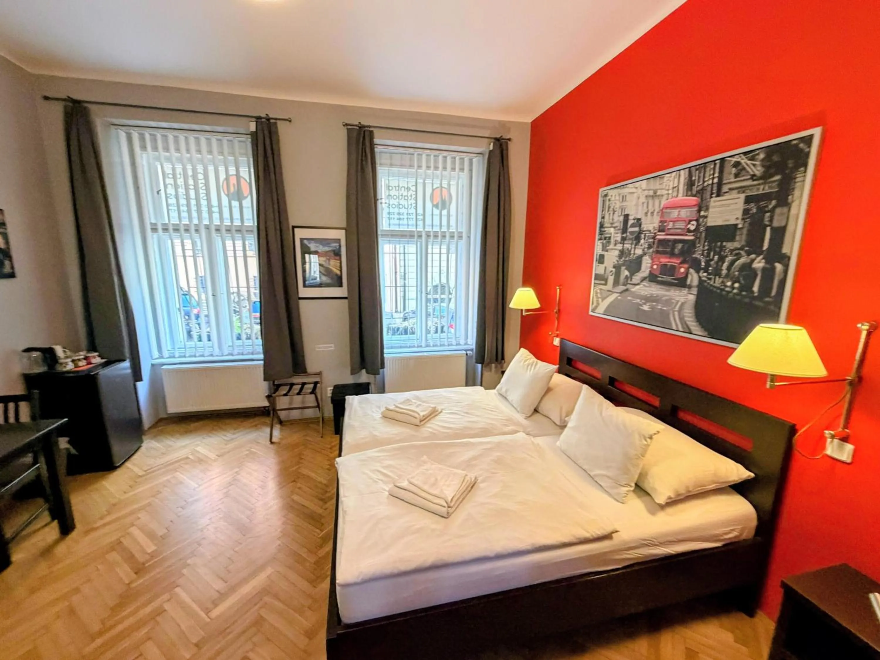 Bedroom, Bed in Central Station Studios