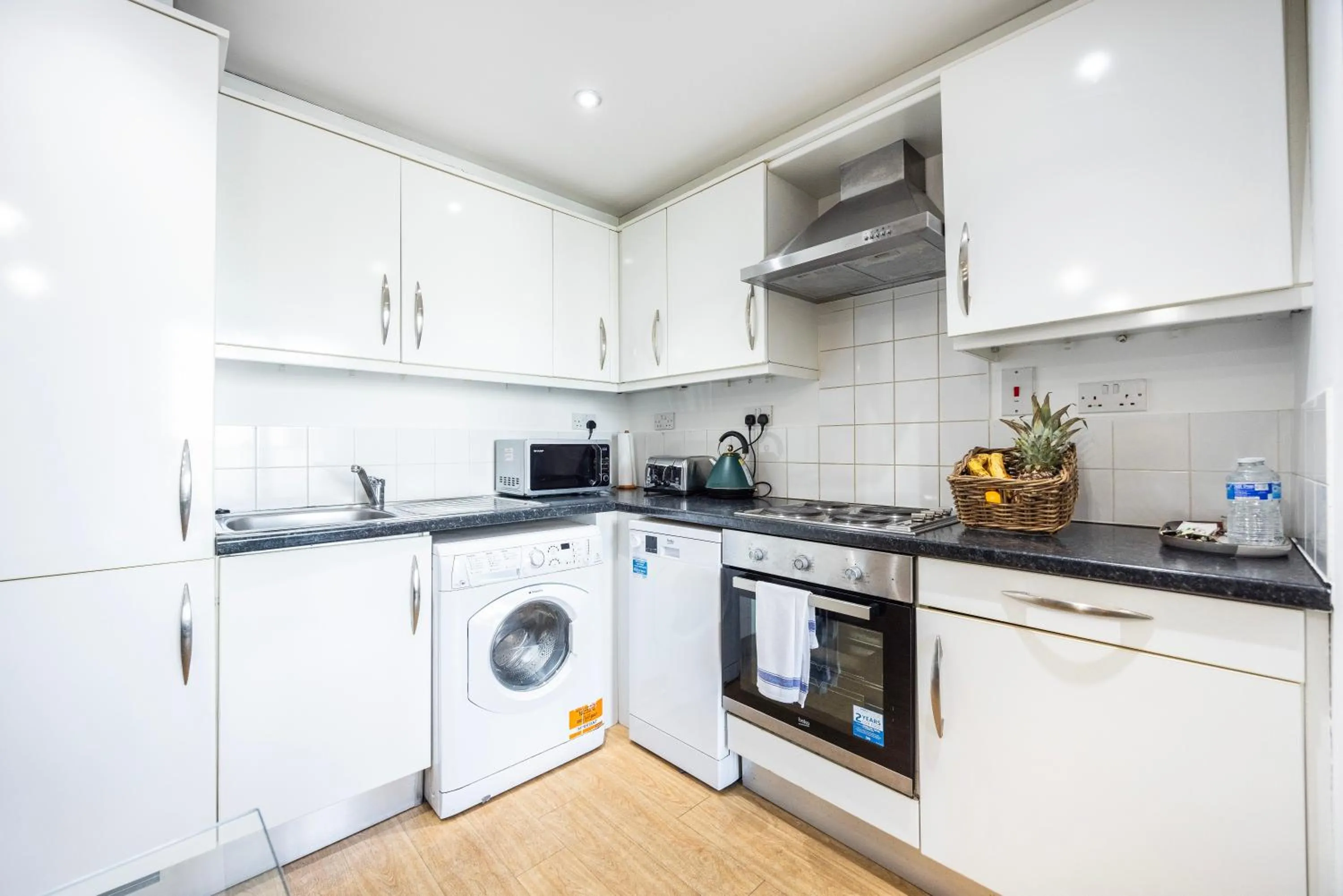 Kitchen or kitchenette in Austin David Apartments ExCeL