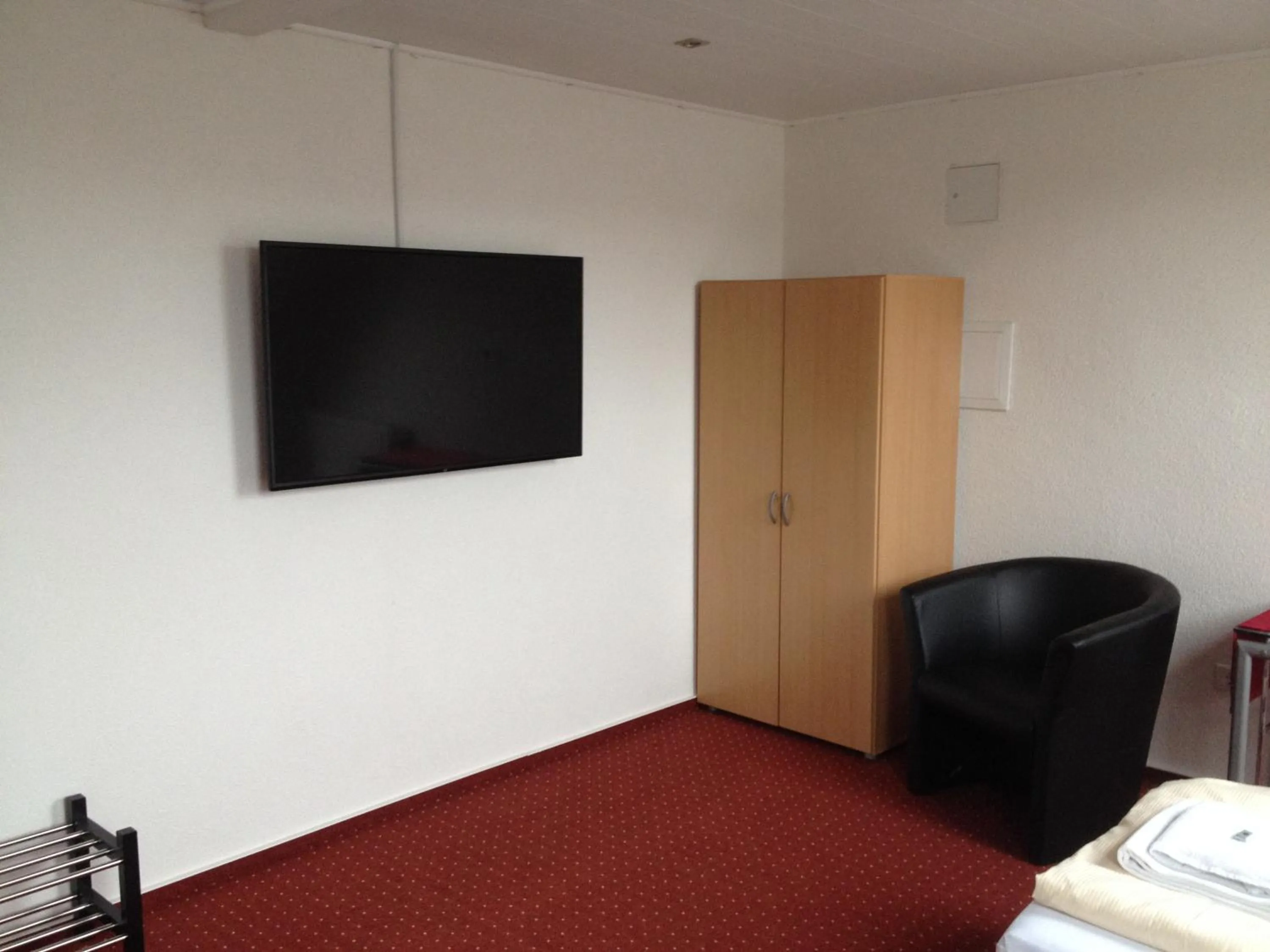 TV and multimedia, Bed in Hotel Saarland Lebach