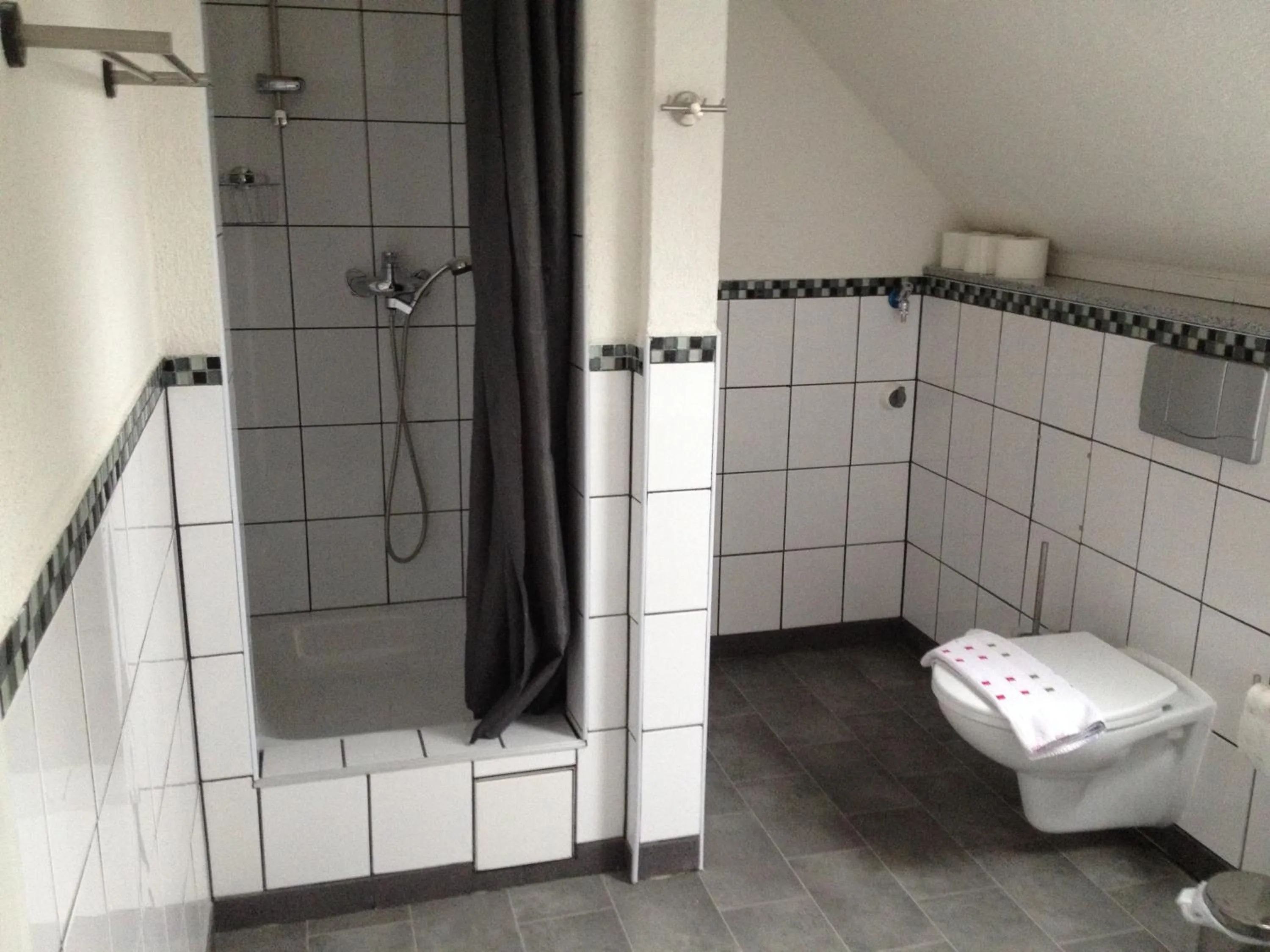 Bathroom in Hotel Saarland Lebach