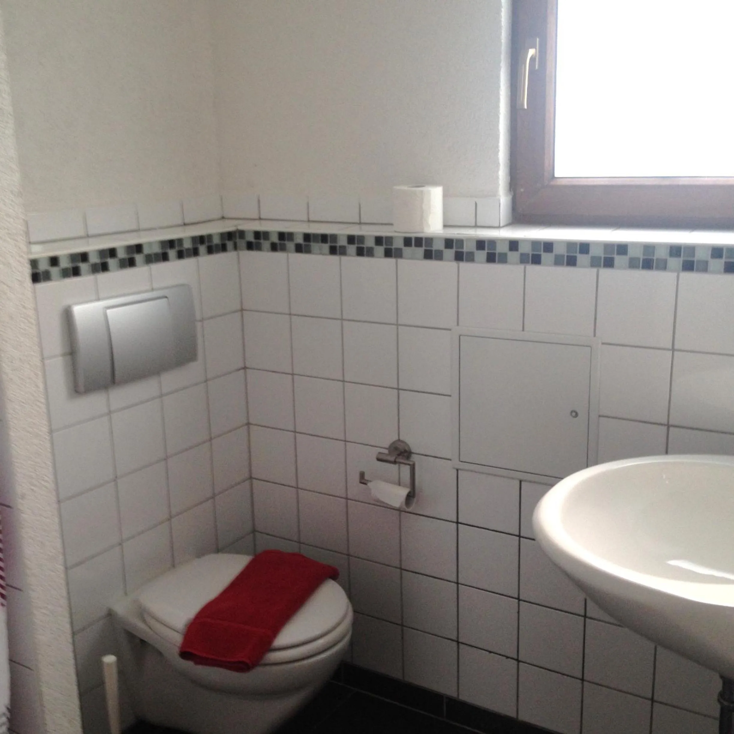 Toilet in Hotel Saarland Lebach