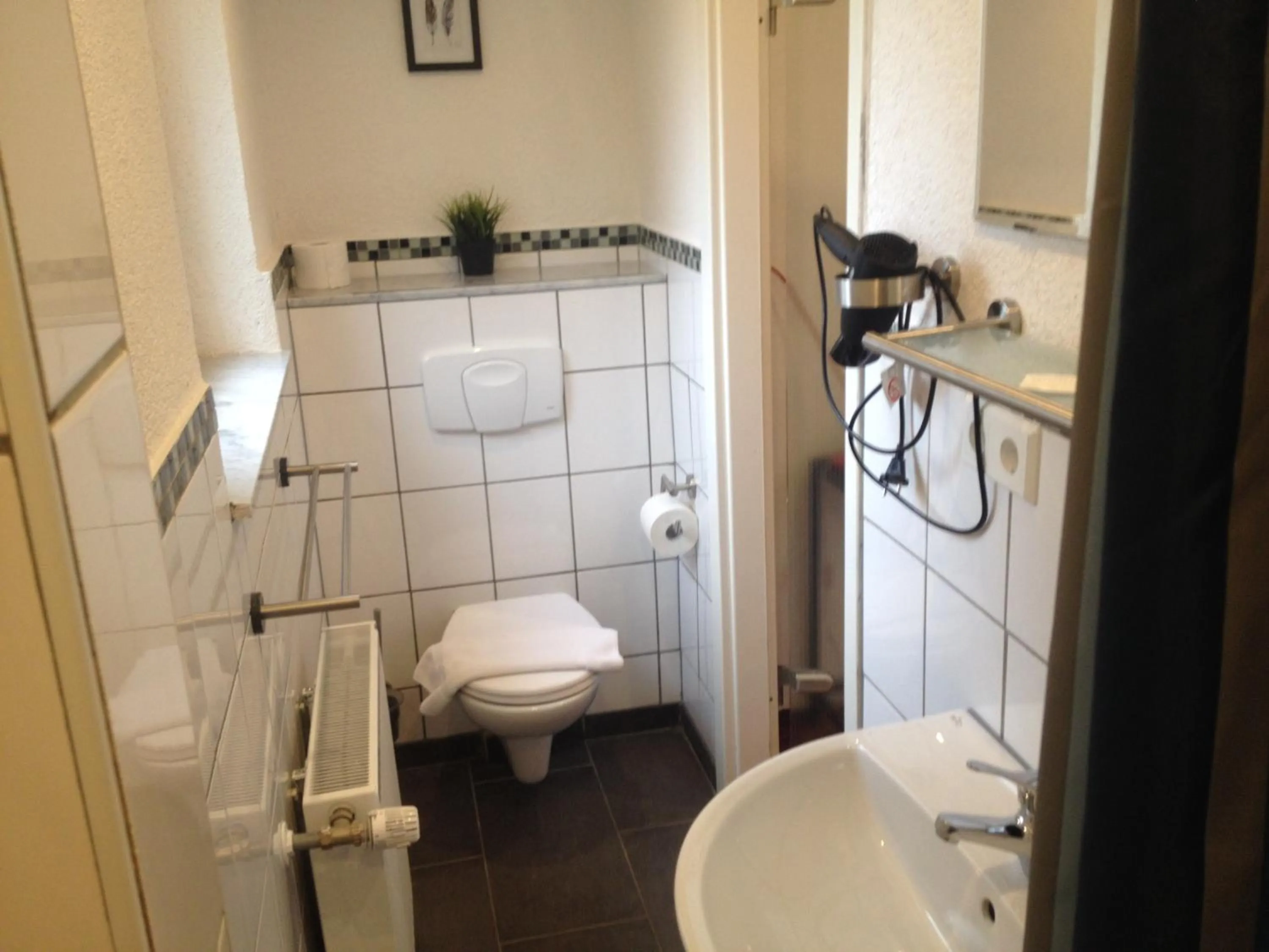 Bathroom in Hotel Saarland Lebach