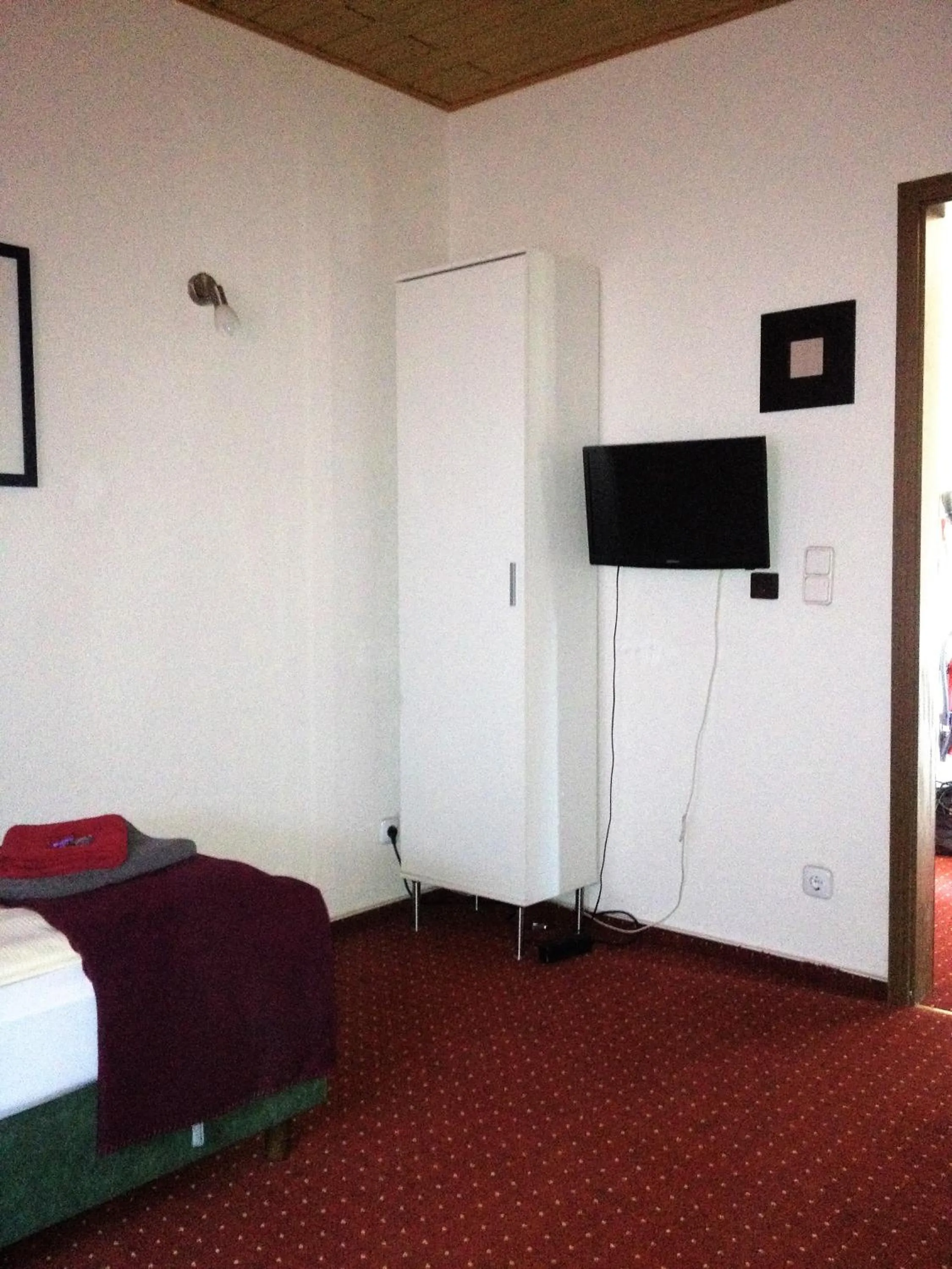 TV and multimedia, Bed in Hotel Saarland Lebach