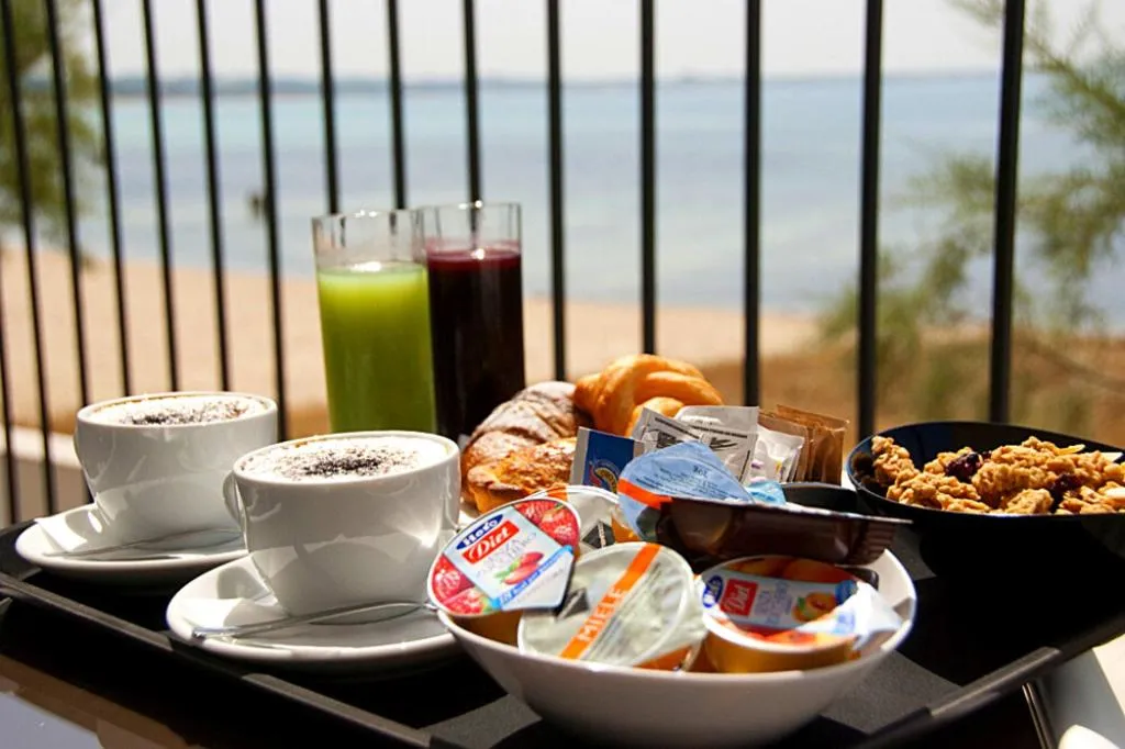 Restaurant/places to eat in Hotel la Spiaggia