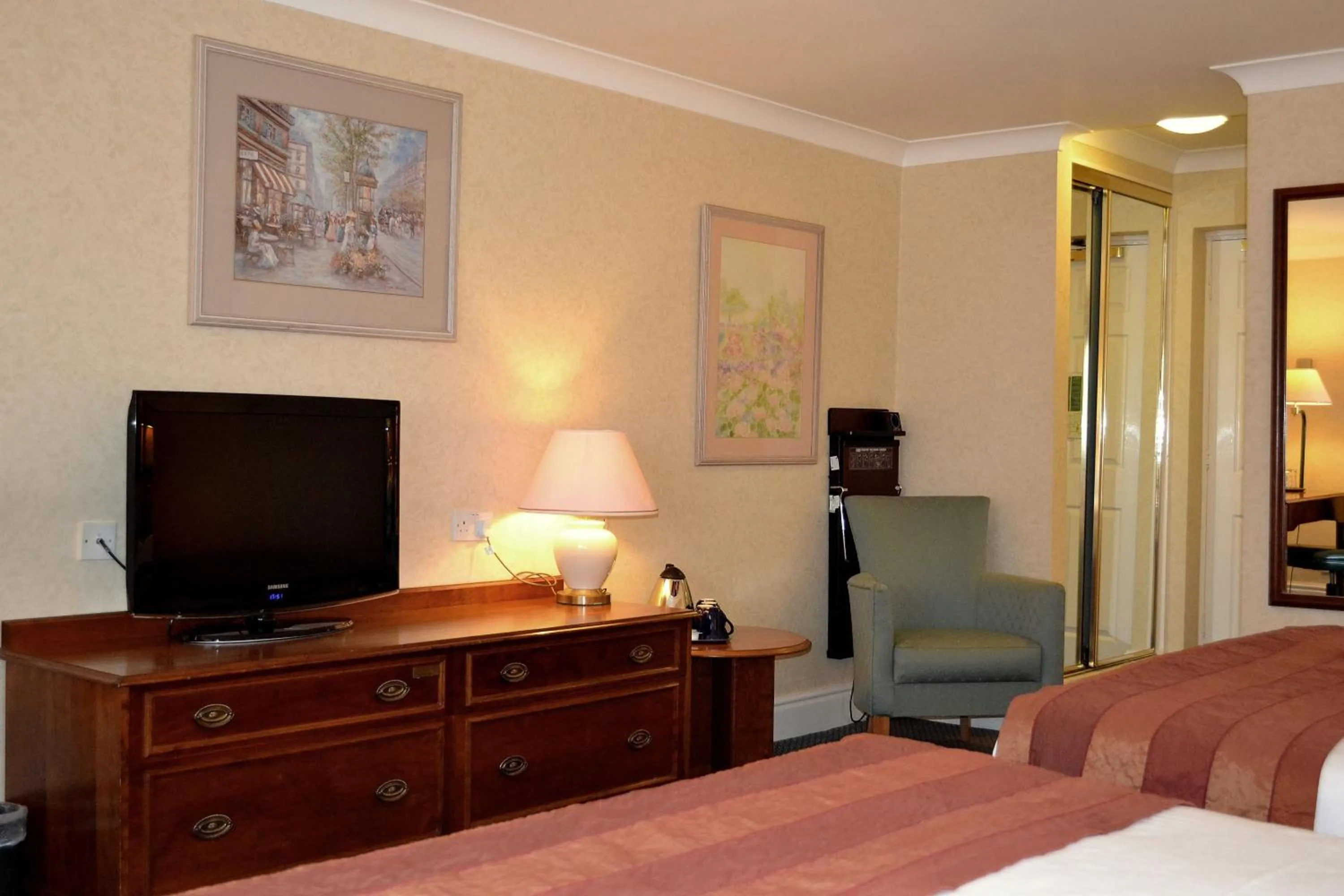 TV and multimedia in Citrus Hotel Coventry South by Compass Hospitality