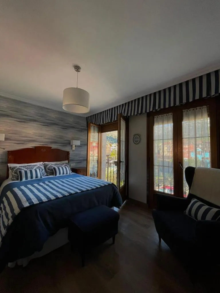 Photo of the whole room, Bed in Hotel Rural El Torrejon