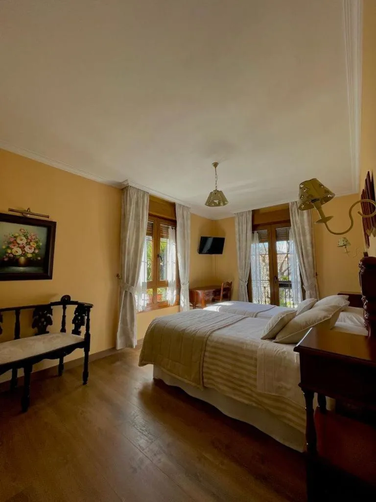 Photo of the whole room, Bed in Hotel Rural El Torrejon