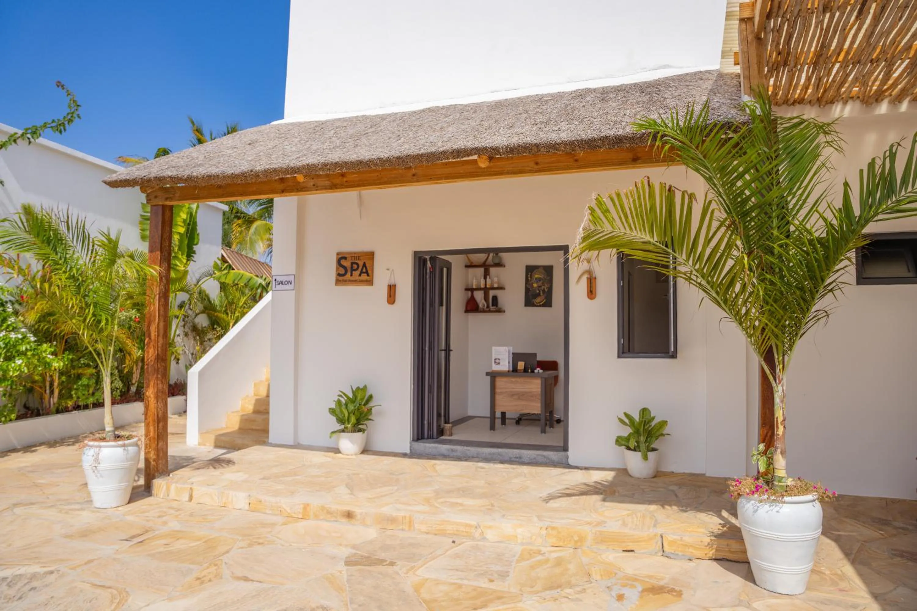 Garden in The Bali Resort Zanzibar