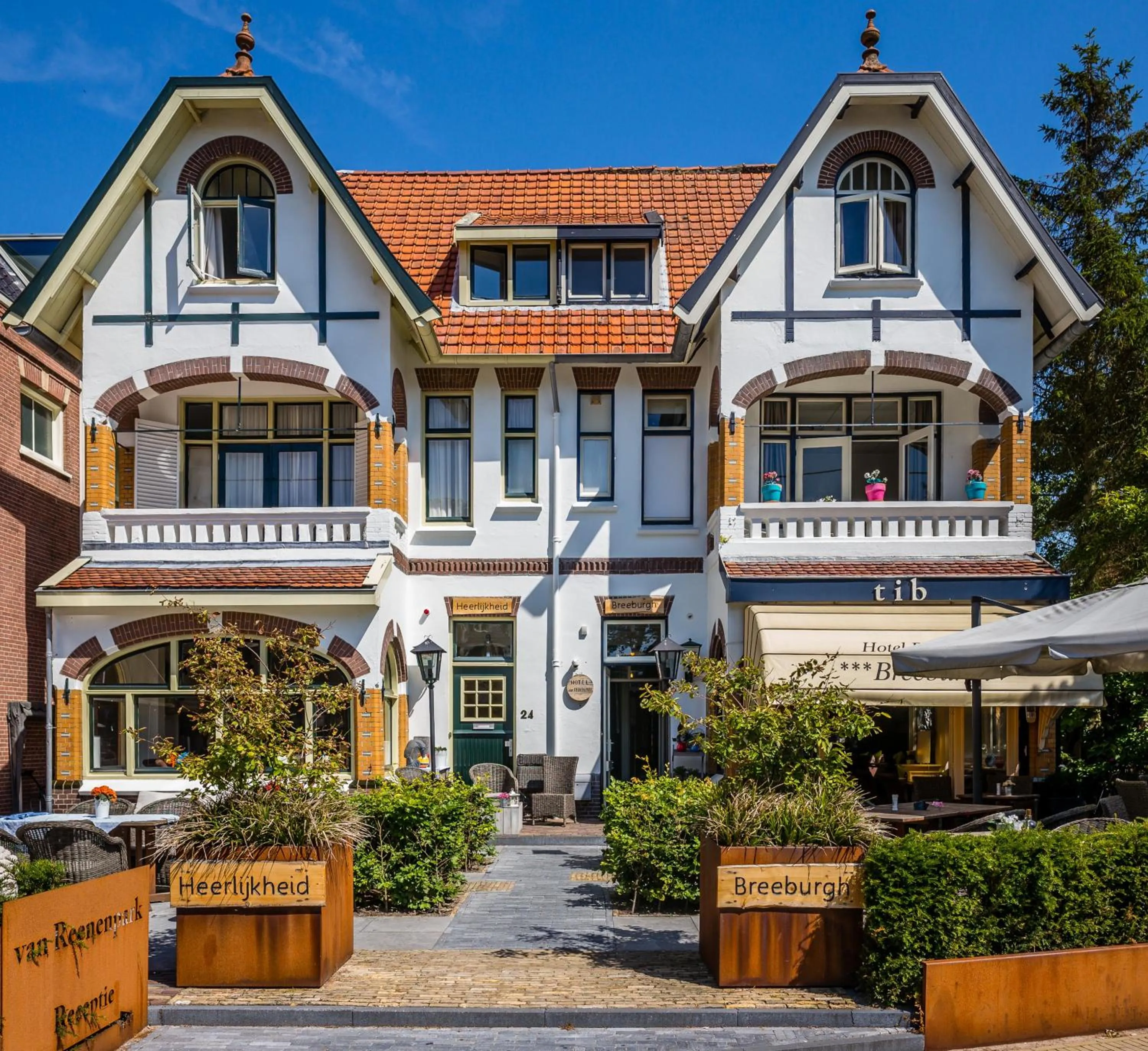 Property building in Hotel Breeburg