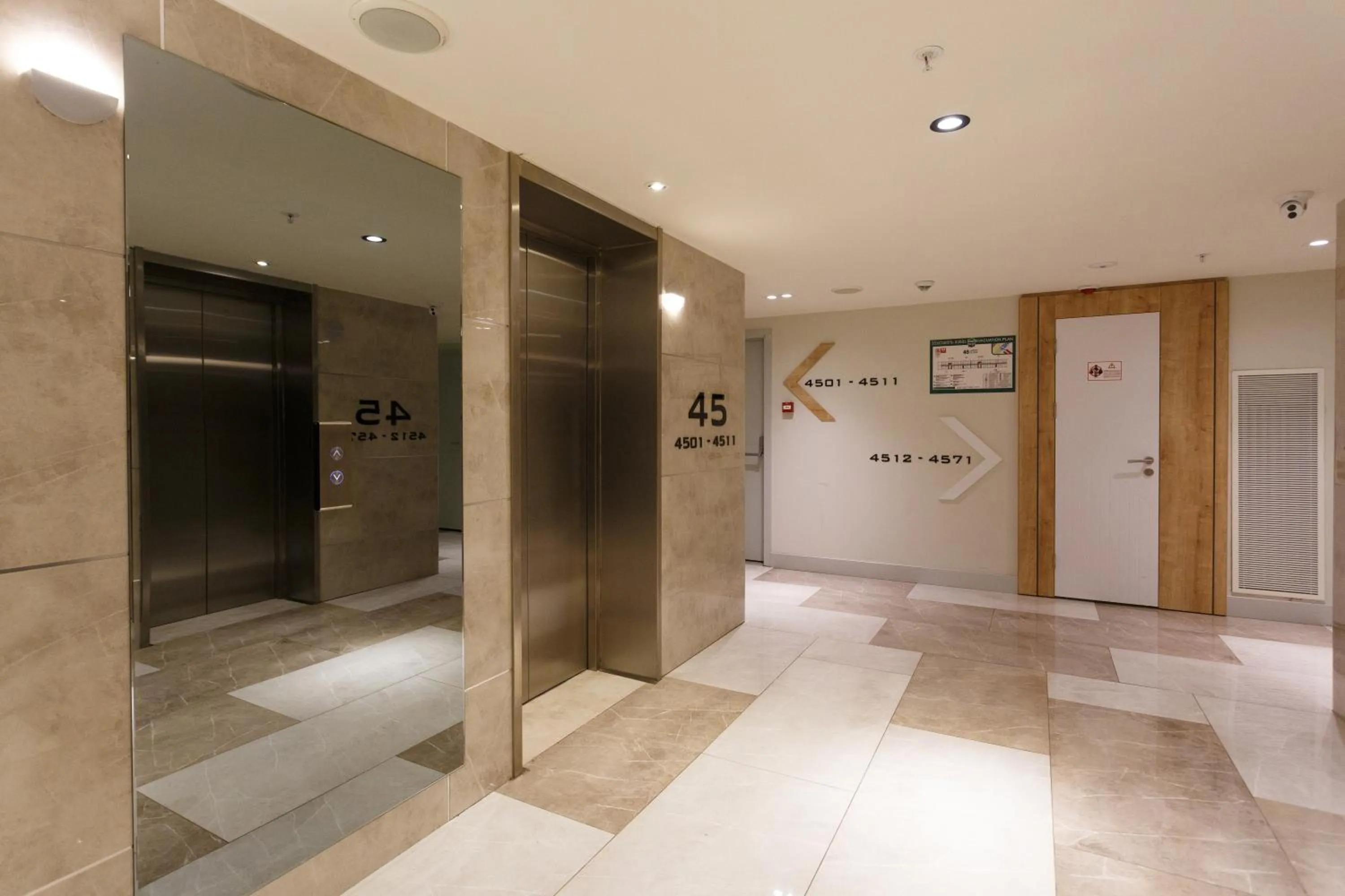 Shower in Orbi City Hotel