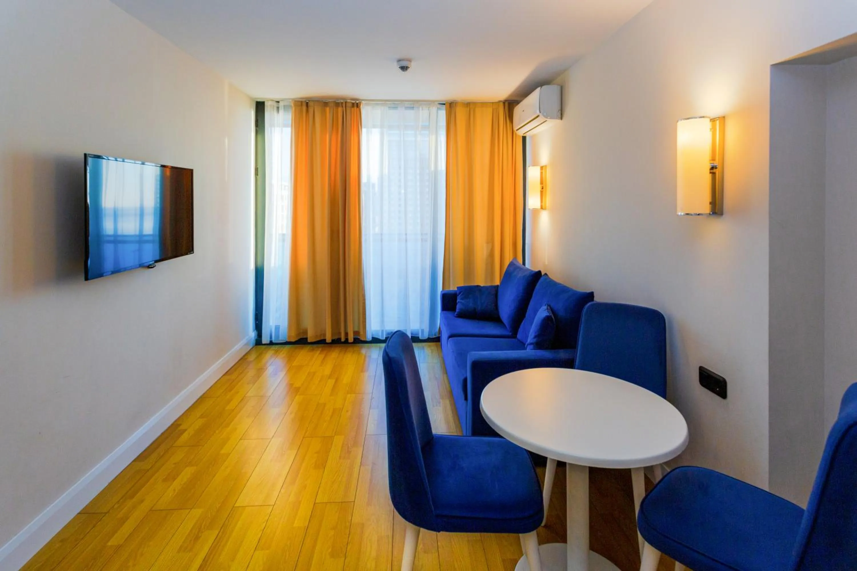 TV and multimedia in Orbi City Hotel