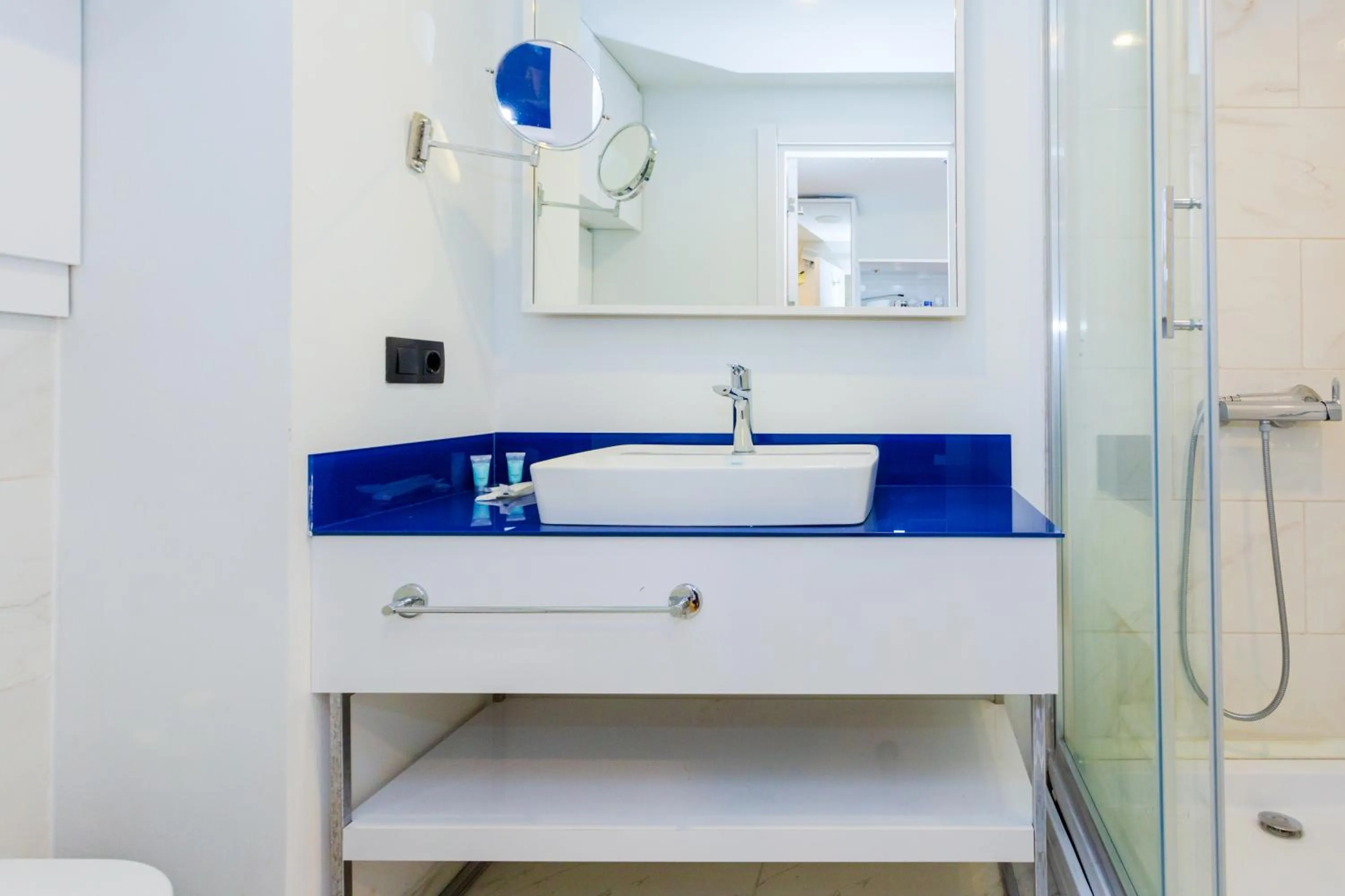 Shower in Orbi City Hotel