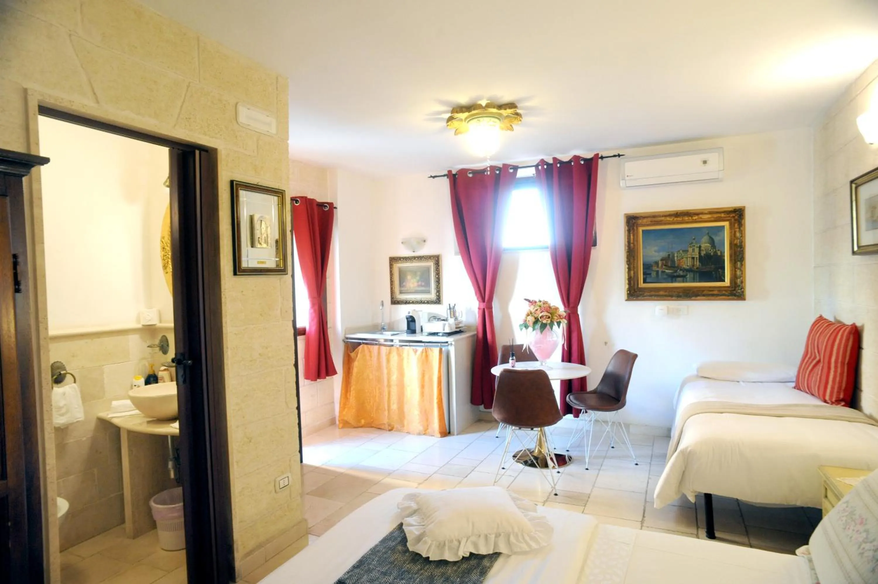 Photo of the whole room, Bed in B&B GianLuis